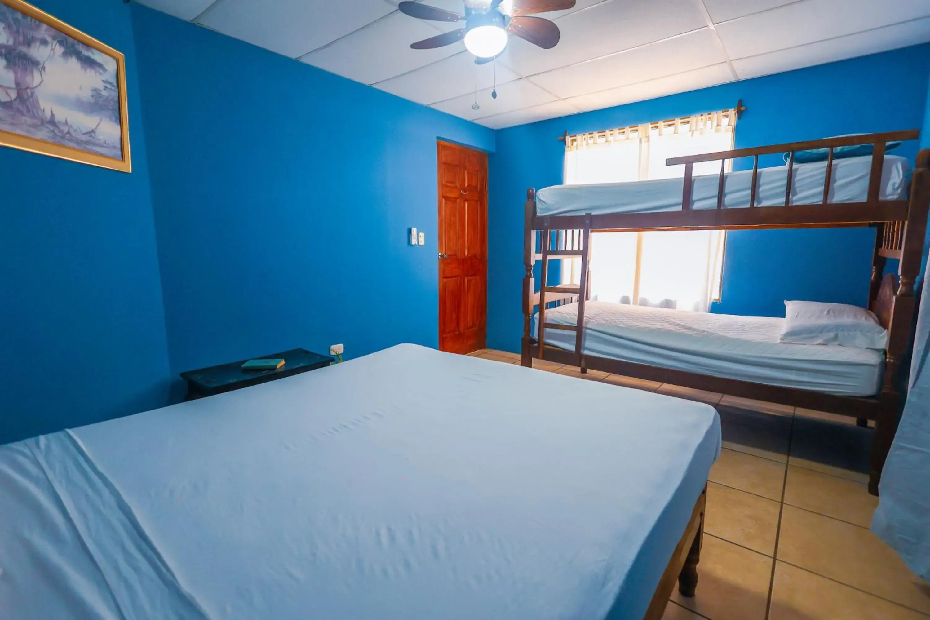 Quadruple Room with Shared Bathroom in Casa Happy Life Quadruple Room with Shared Bathroom in Casa Happy Life