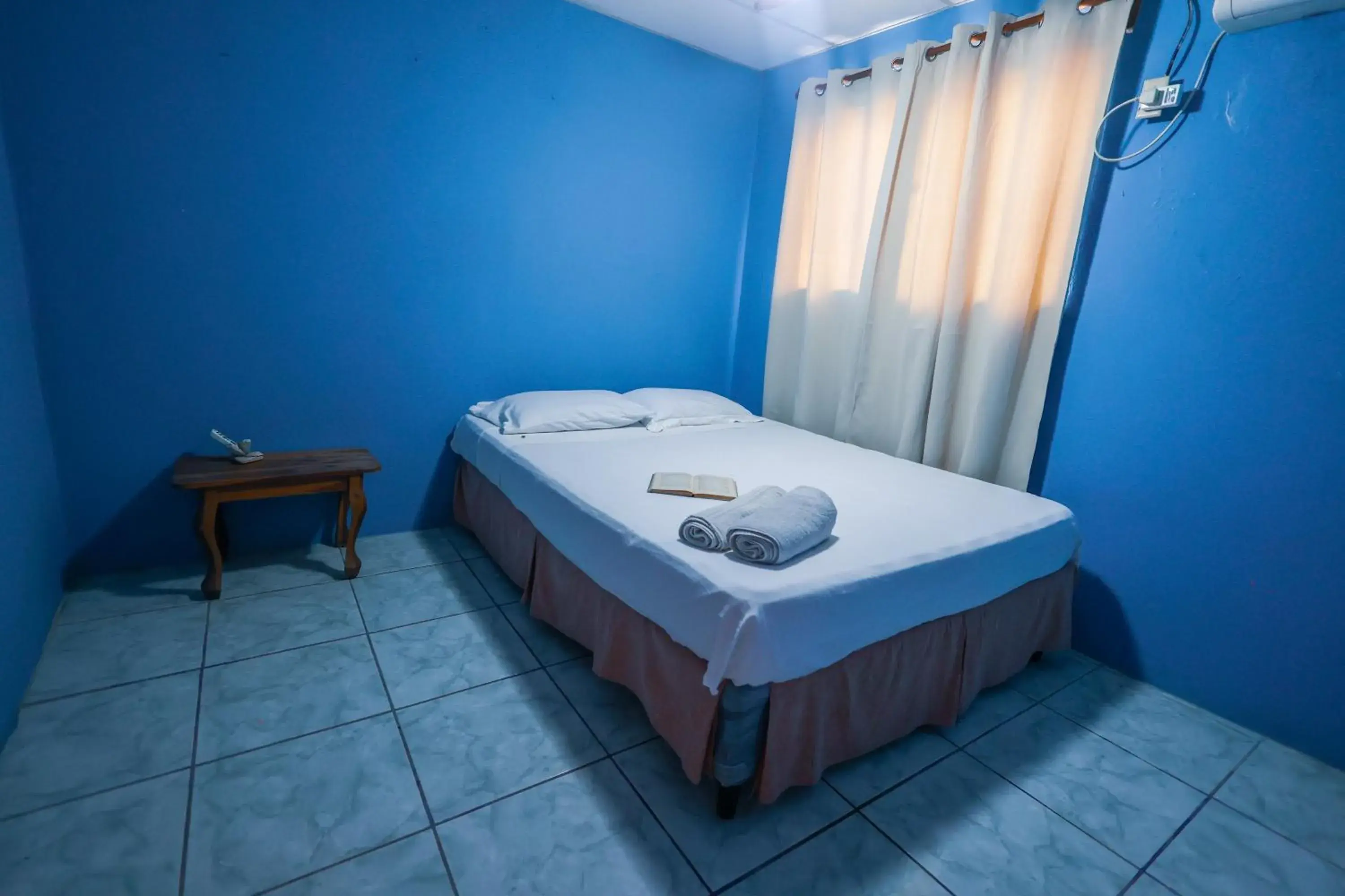 Double Room with Private Bathroom in Casa Happy Life Double Room with Private Bathroom in Casa Happy Life