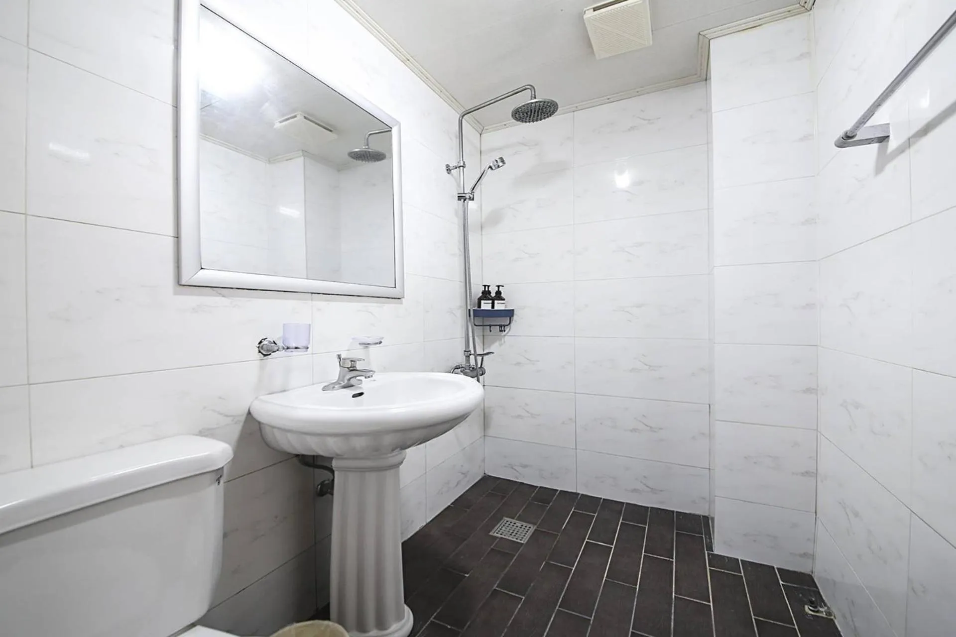 Bathroom in BOBOS Hotel