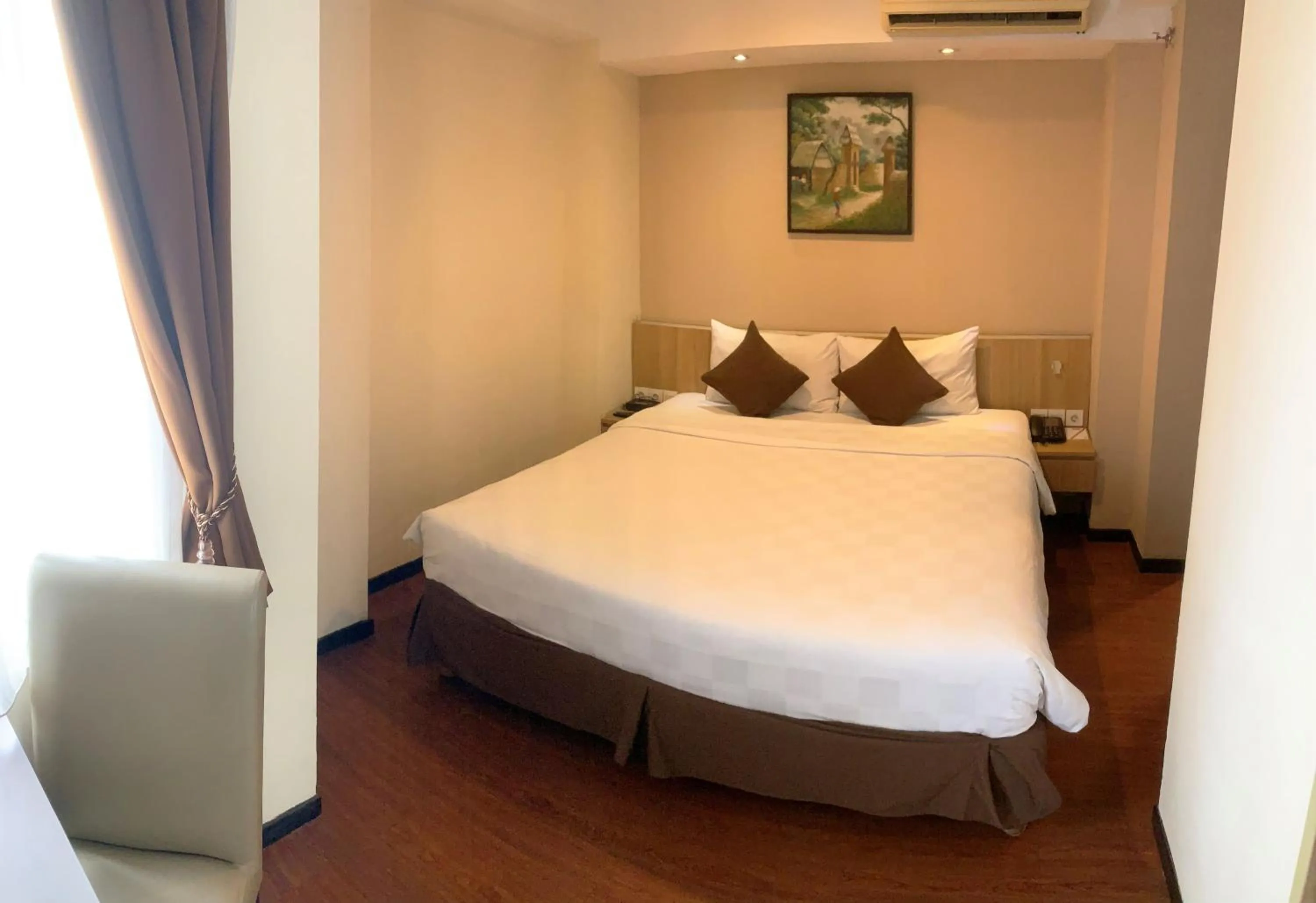 Bedroom, Bed in Grand Serpong Hotel