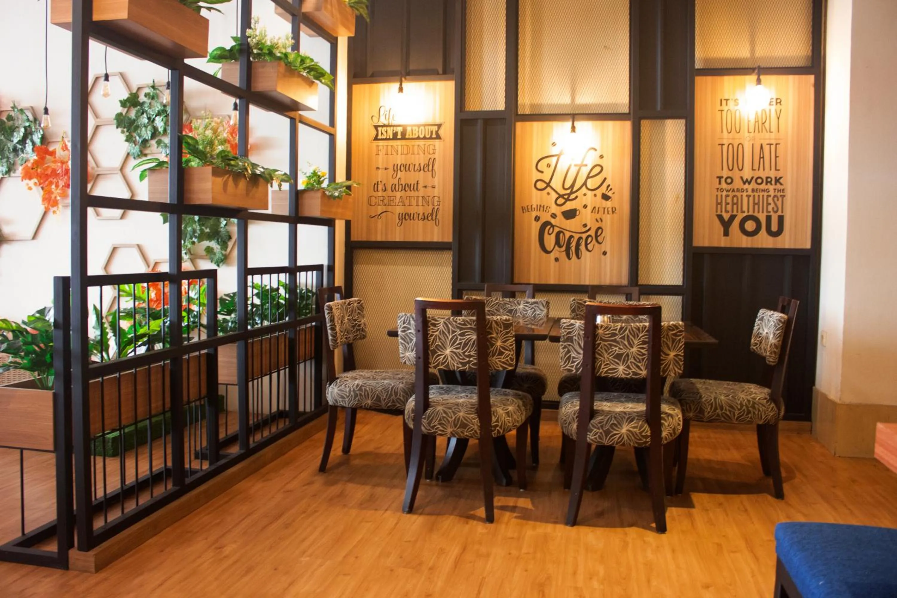 Restaurant/places to eat in Grand Serpong Hotel