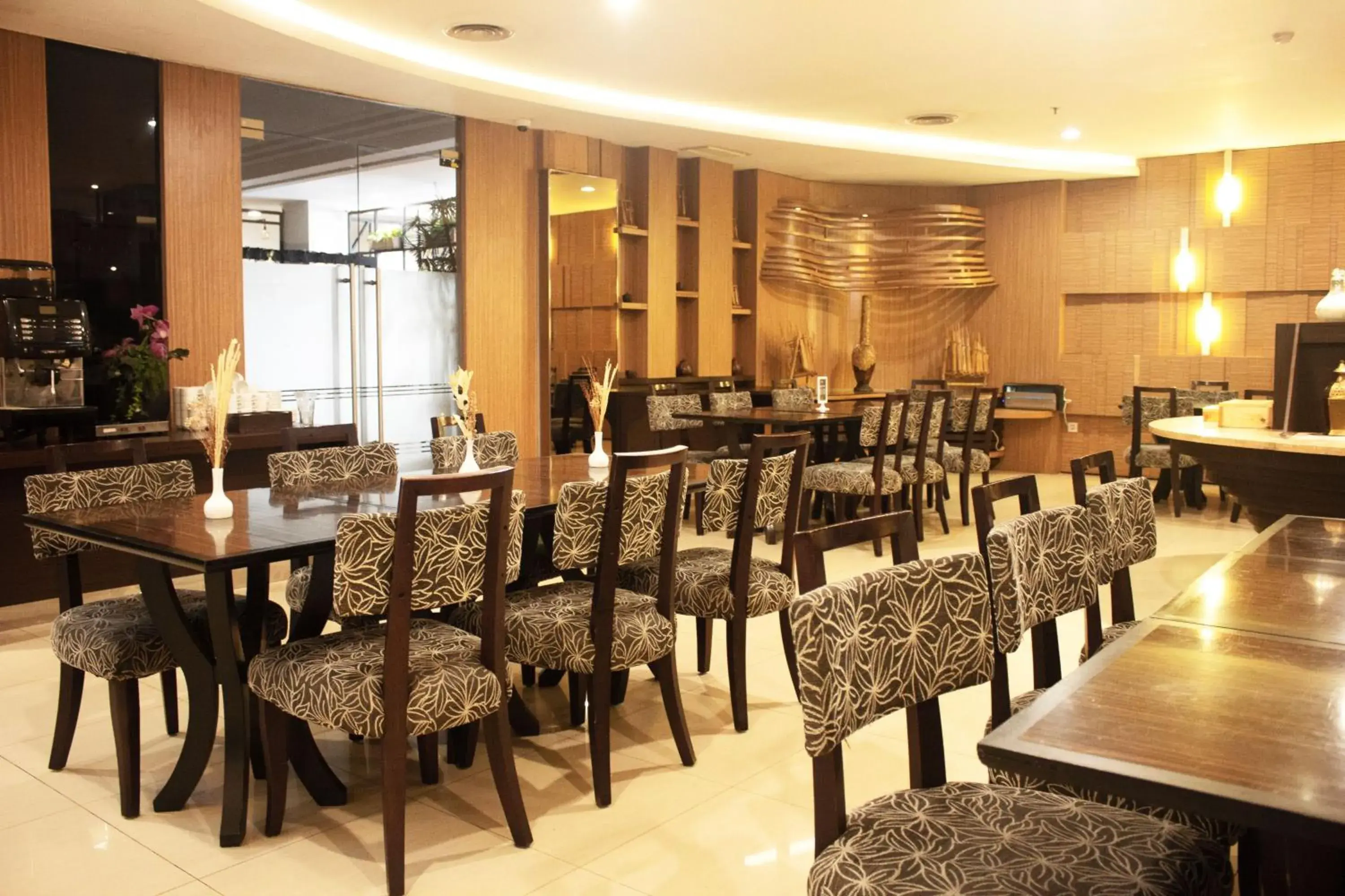 Restaurant/places to eat in Grand Serpong Hotel Restaurant/places to eat in Grand Serpong Hotel