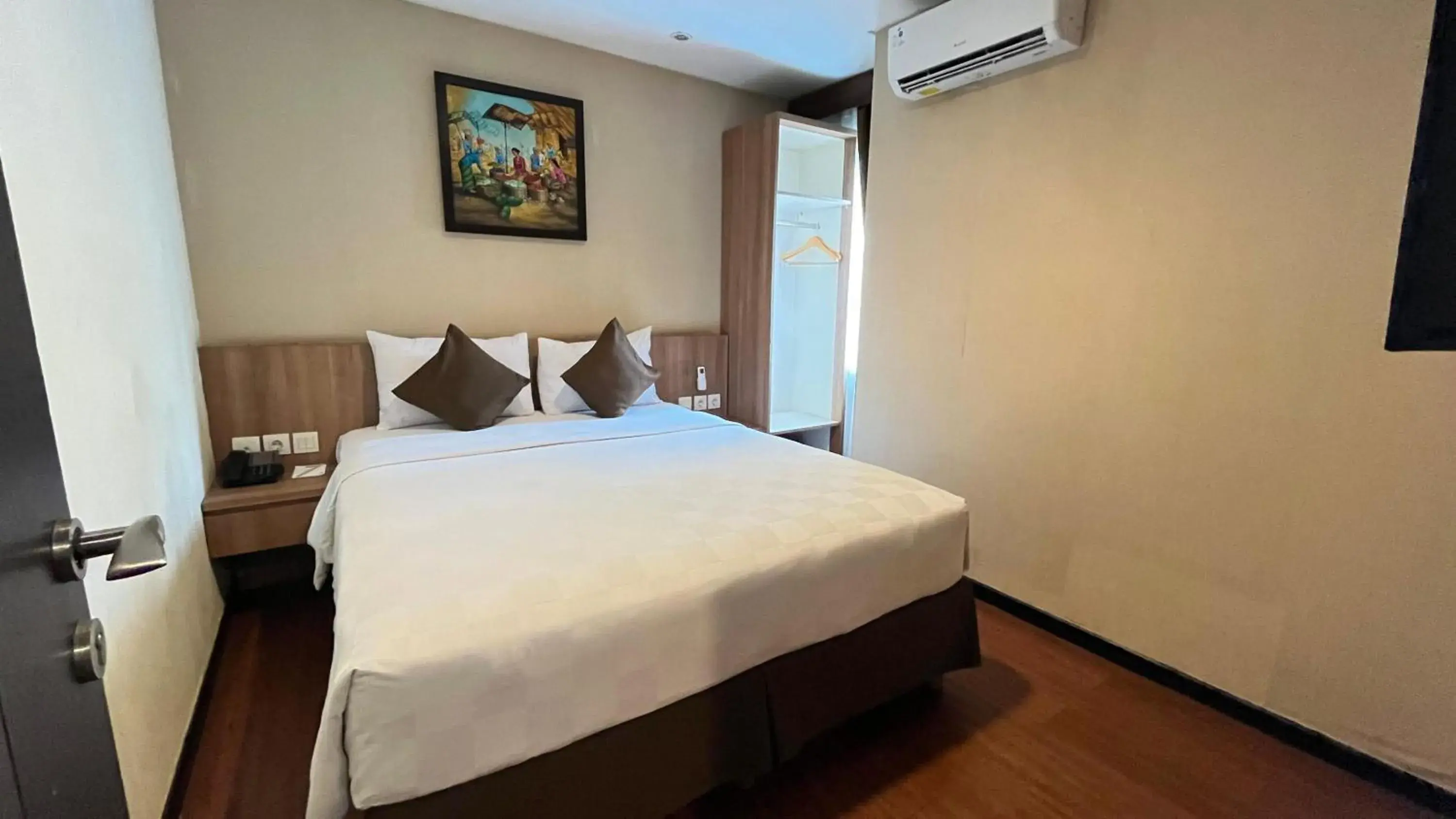 Bedroom, Bed in Grand Serpong Hotel Bedroom, Bed in Grand Serpong Hotel