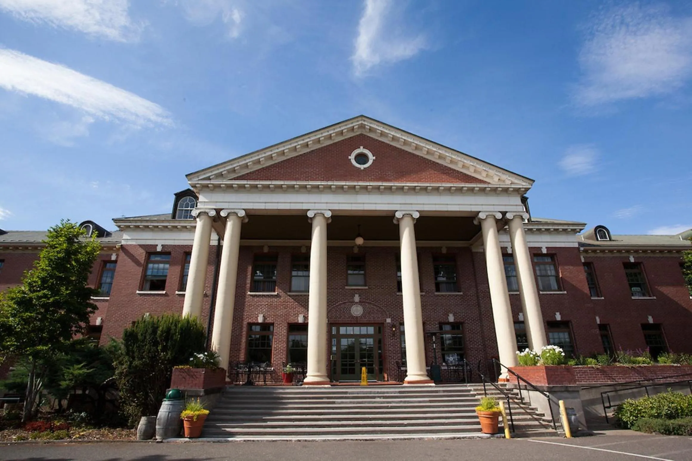 Facade/entrance in McMenamins Grand Lodge