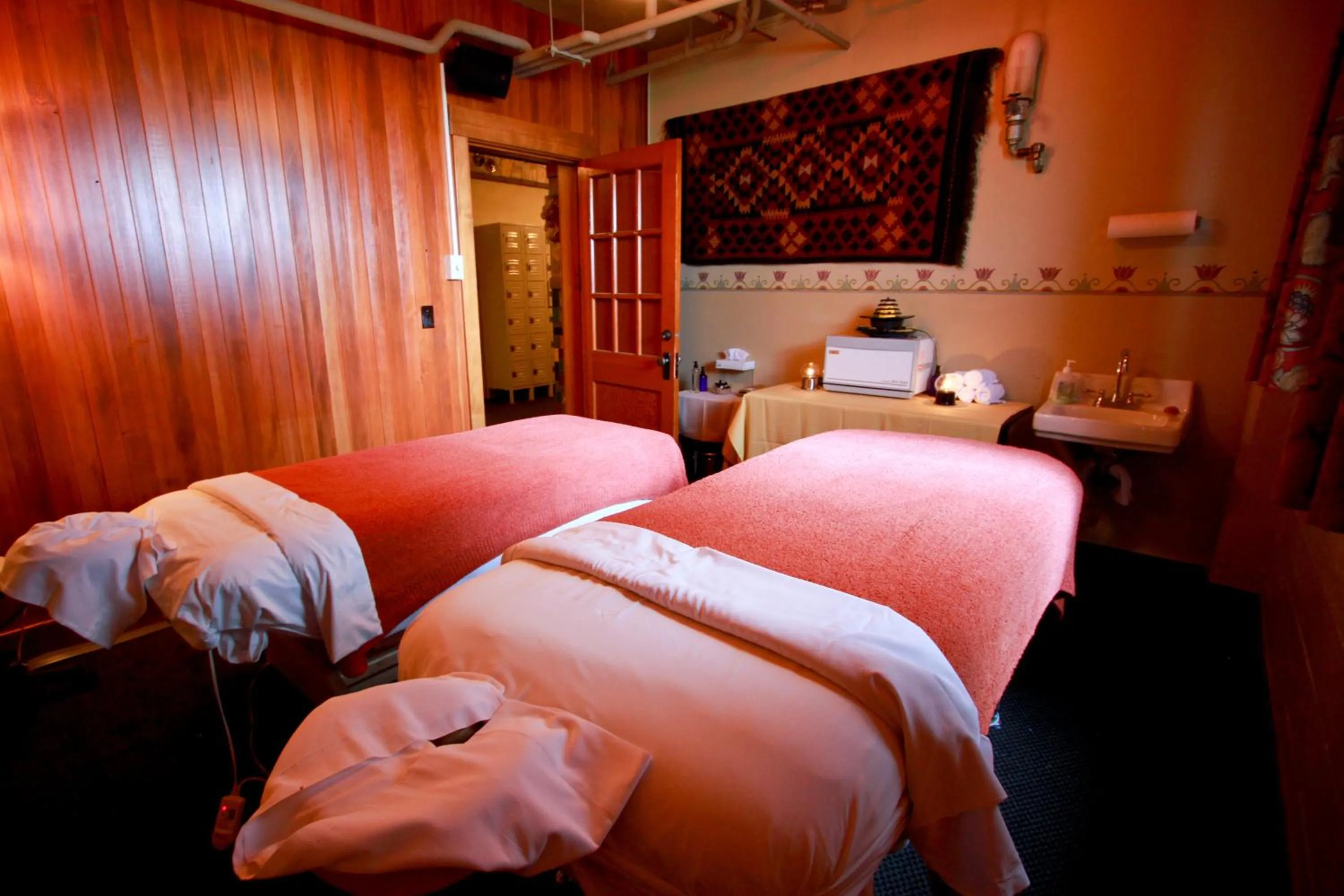 Massage, Bed in McMenamins Grand Lodge