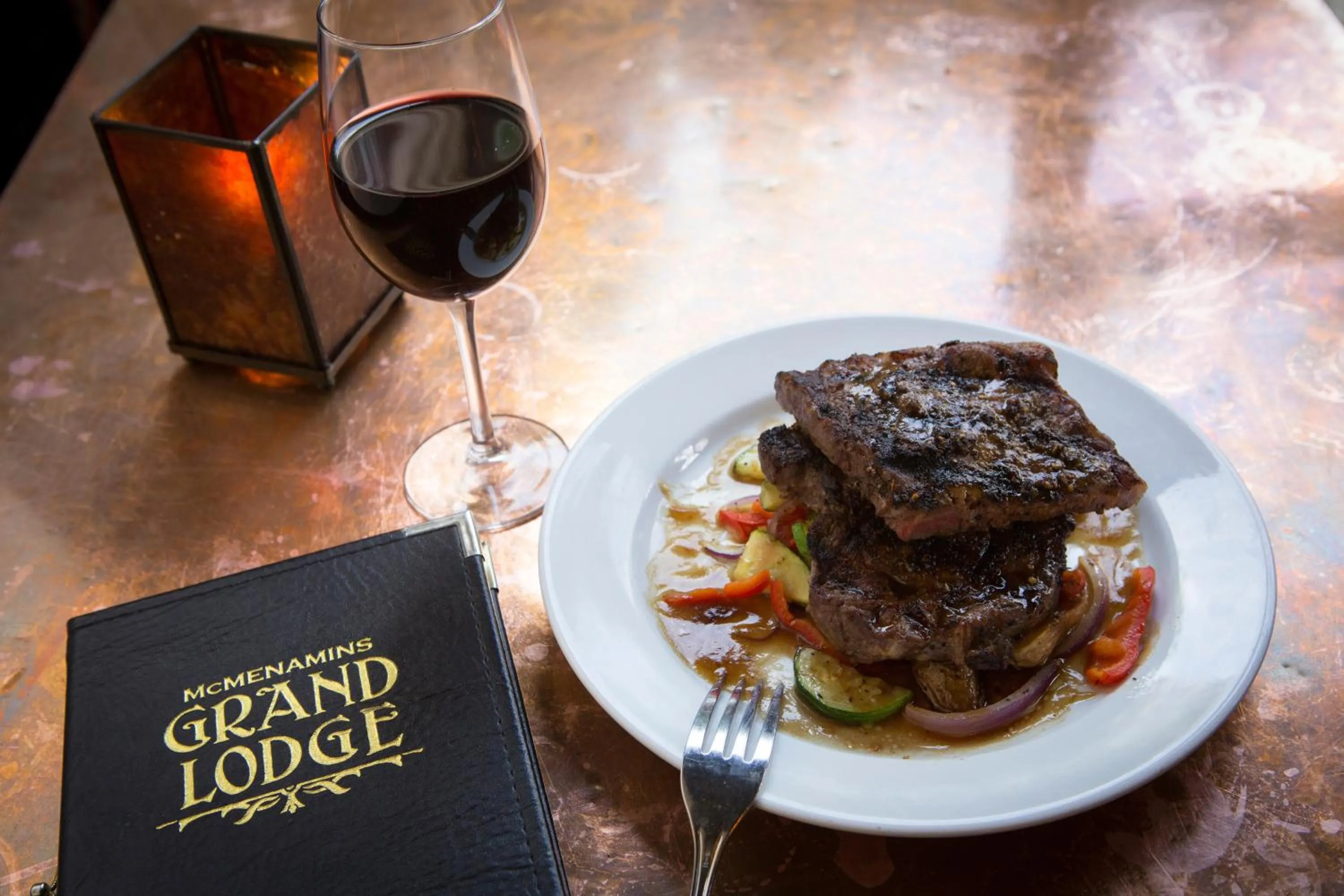 Food and drinks in McMenamins Grand Lodge