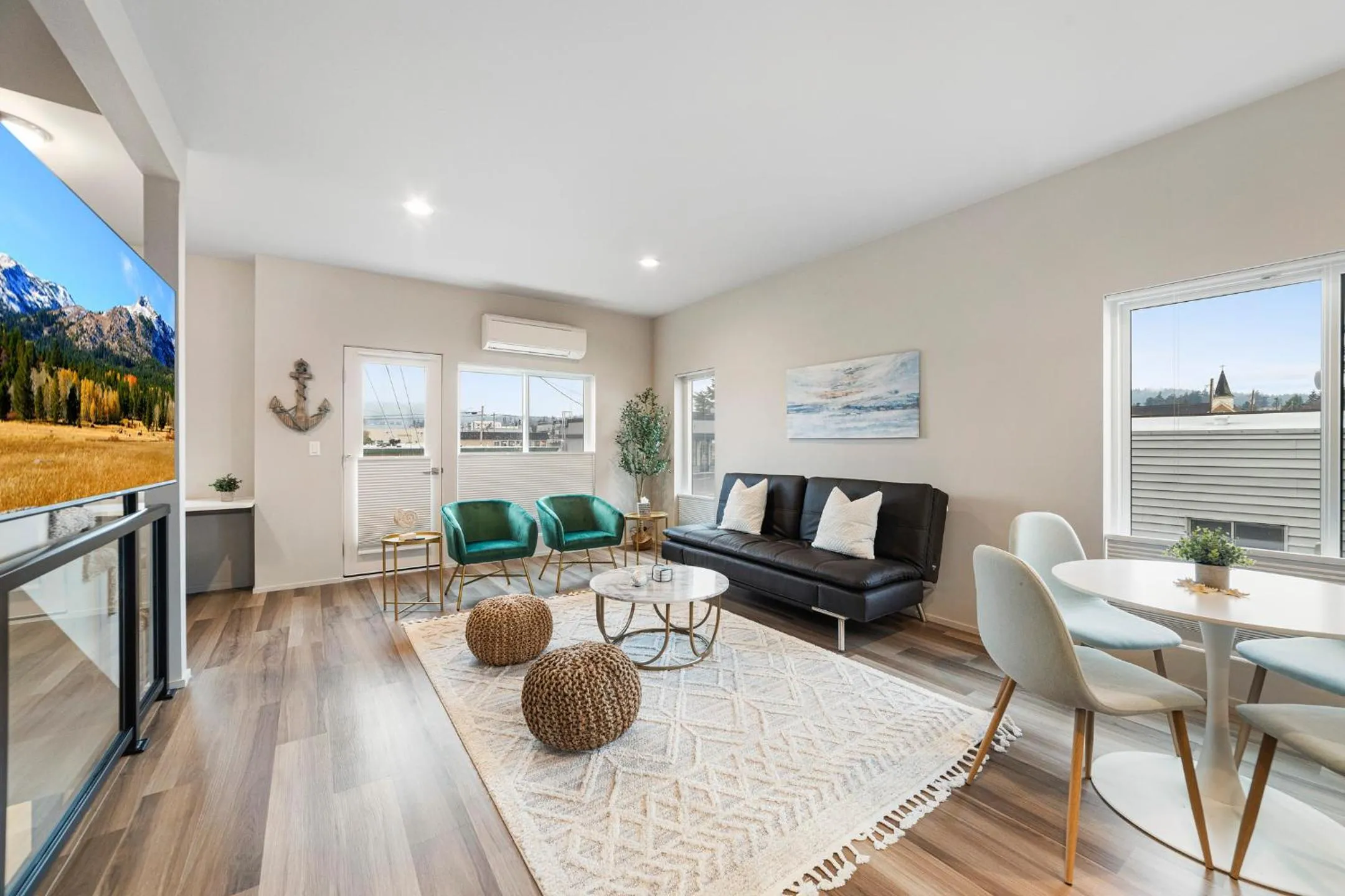 New Fully Updated Condo 914 in Anacortes