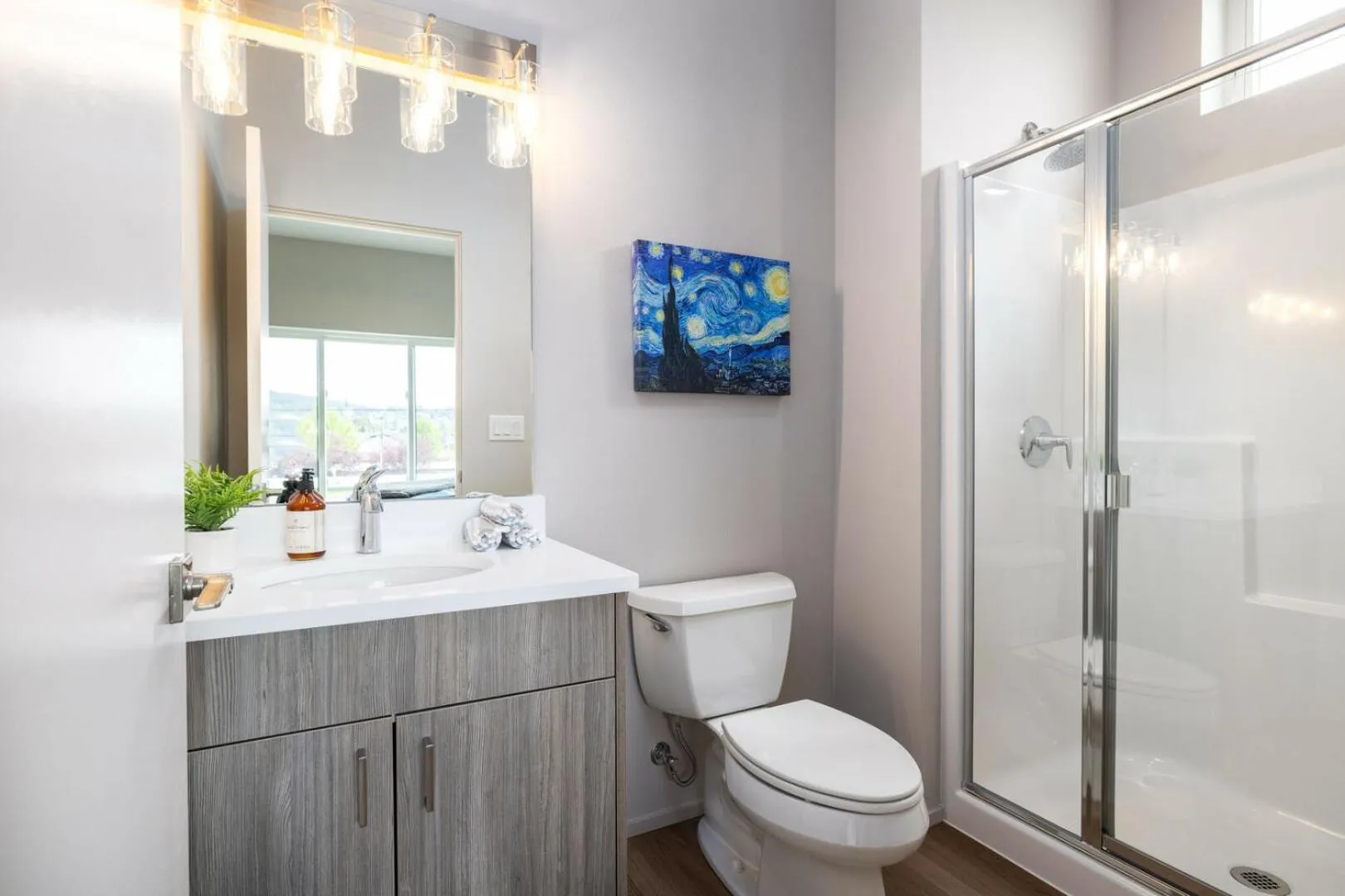 New Fully Updated Condo 914 in Anacortes