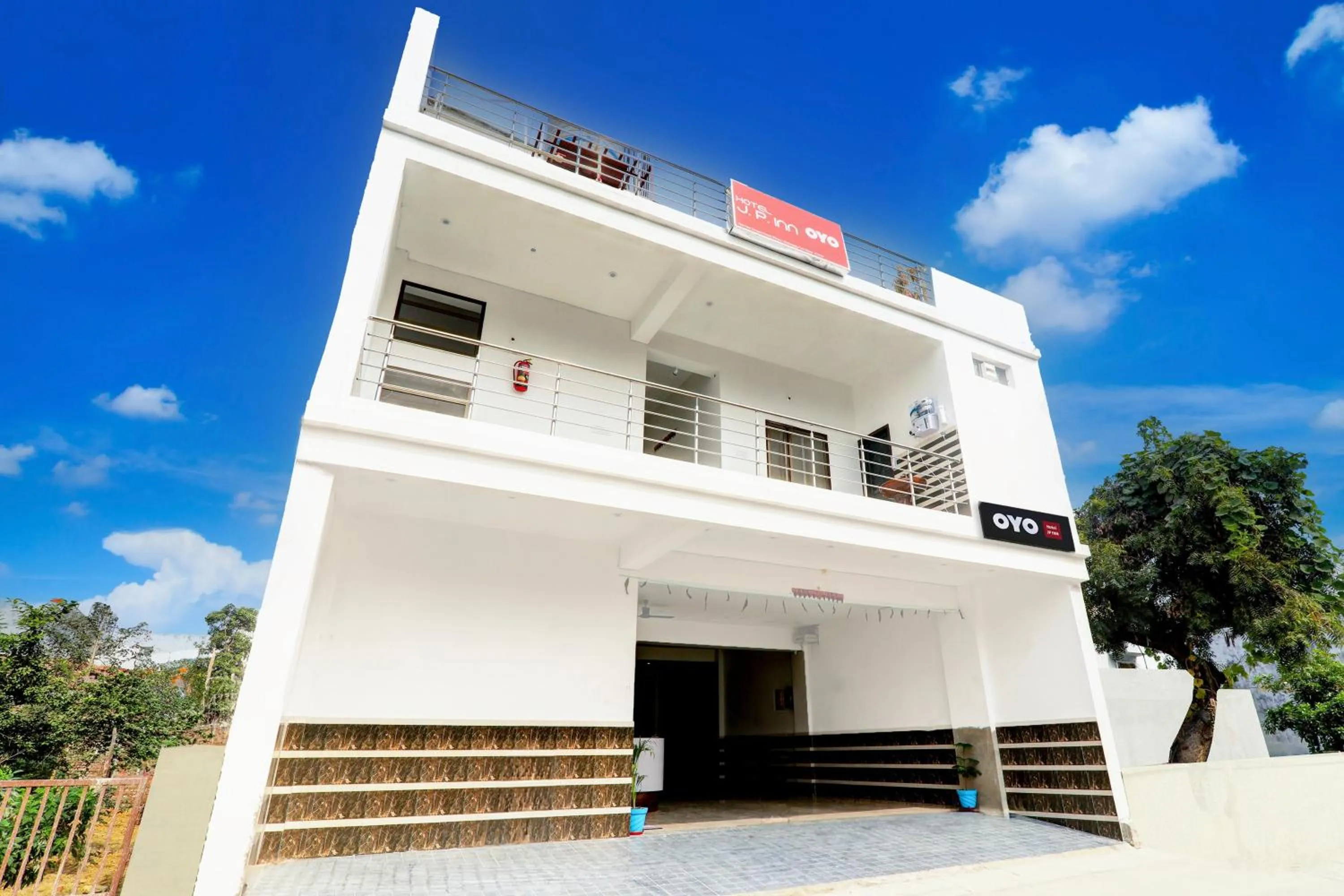 Facade/entrance in Hotel O JP INN