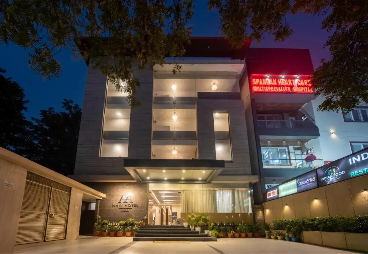 Facade/entrance in HHW Hotel- Agra Facade/entrance in HHW Hotel- Agra