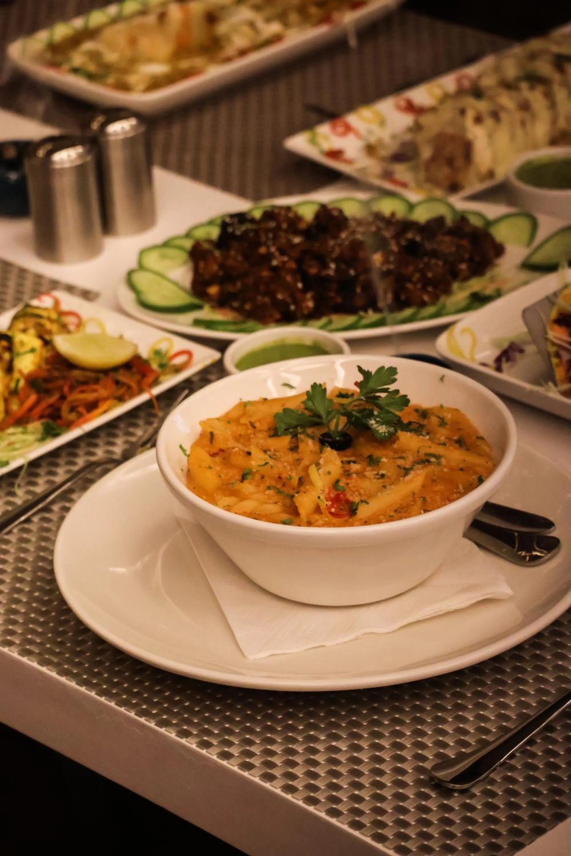 Restaurant/places to eat in HHW Hotel- Agra