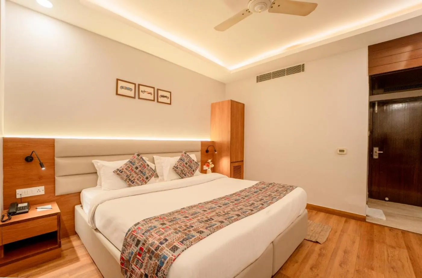 Bed in HHW Hotel- Agra