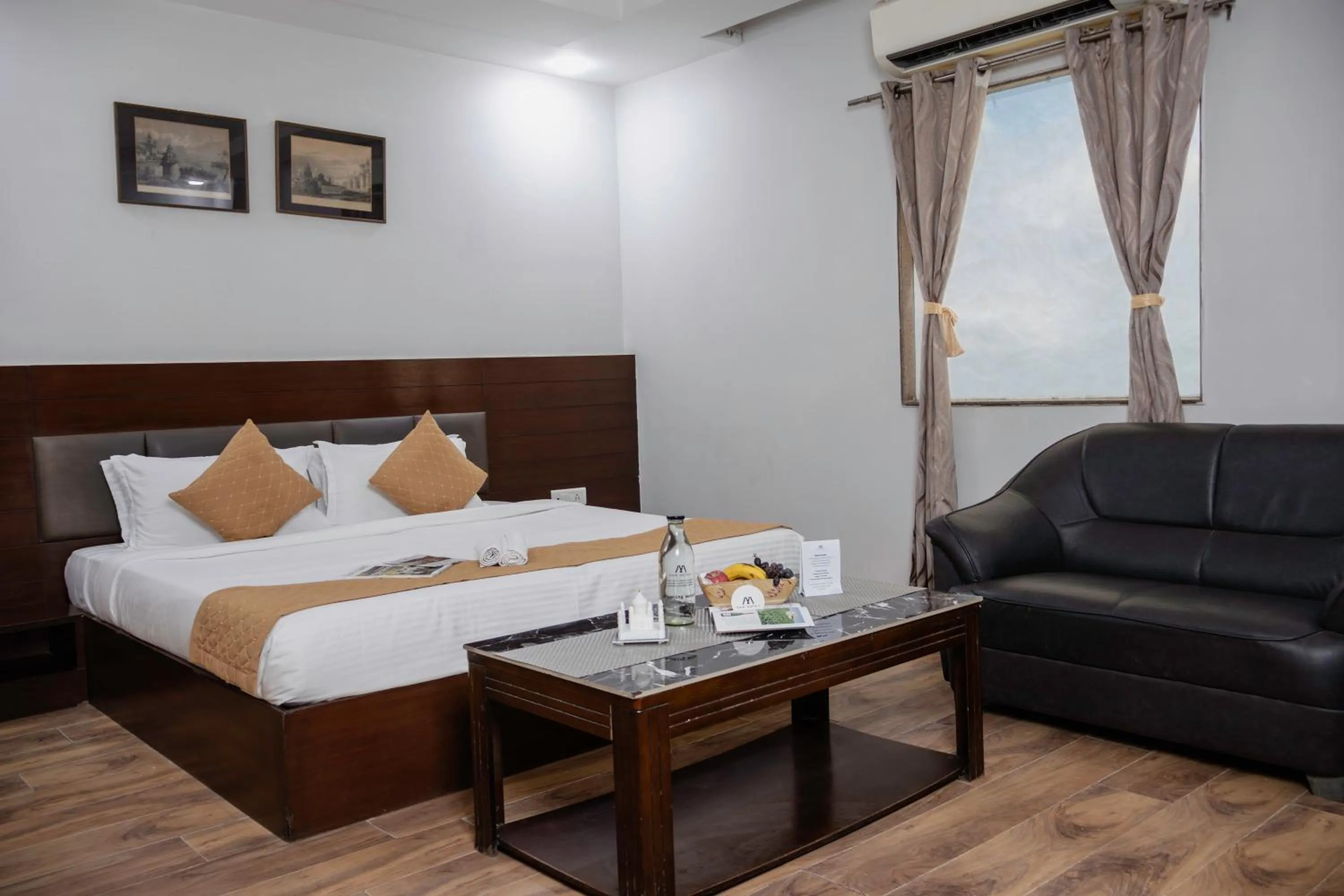 Bed in HHW Hotel- Agra