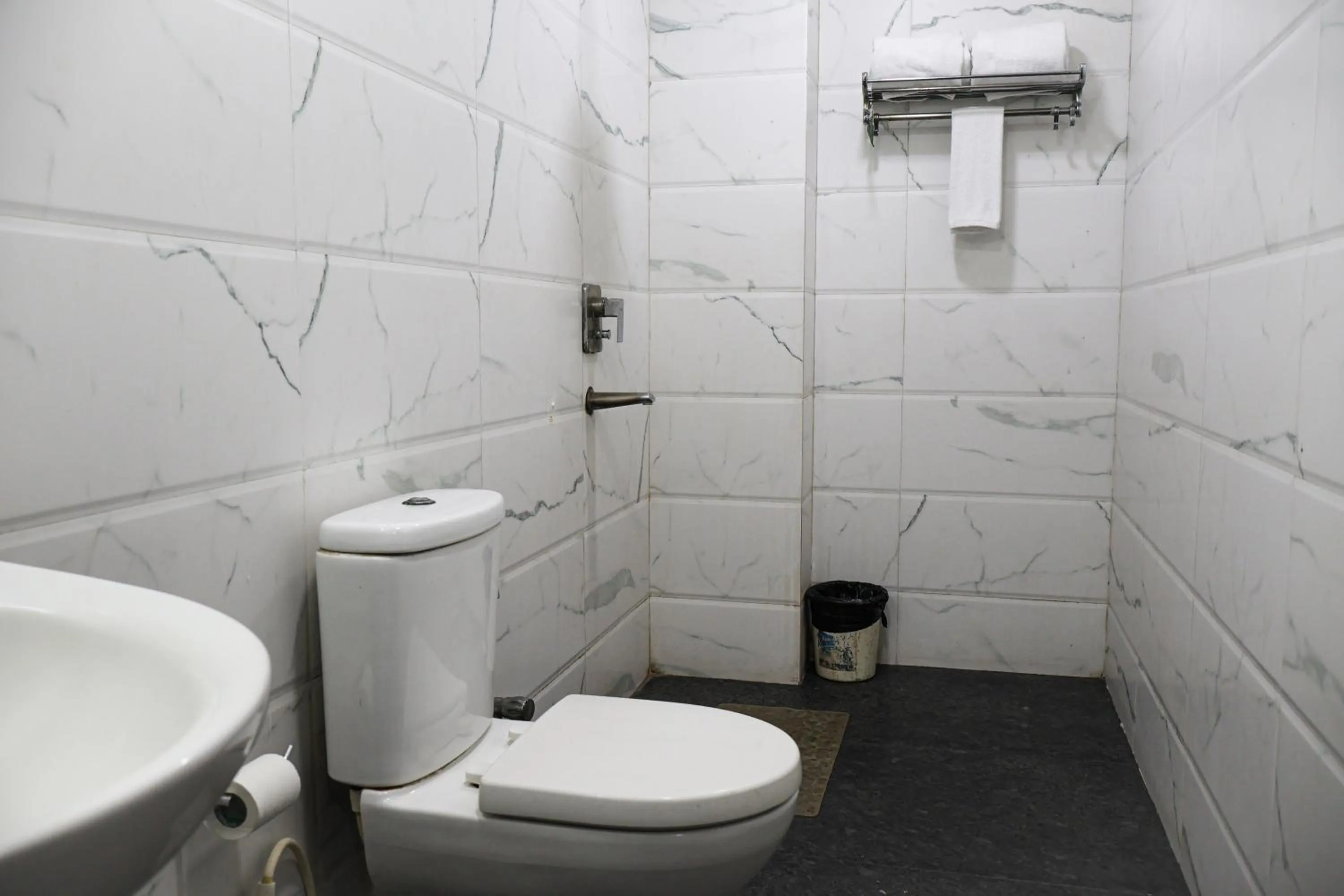 Bathroom in HHW Hotel- Agra