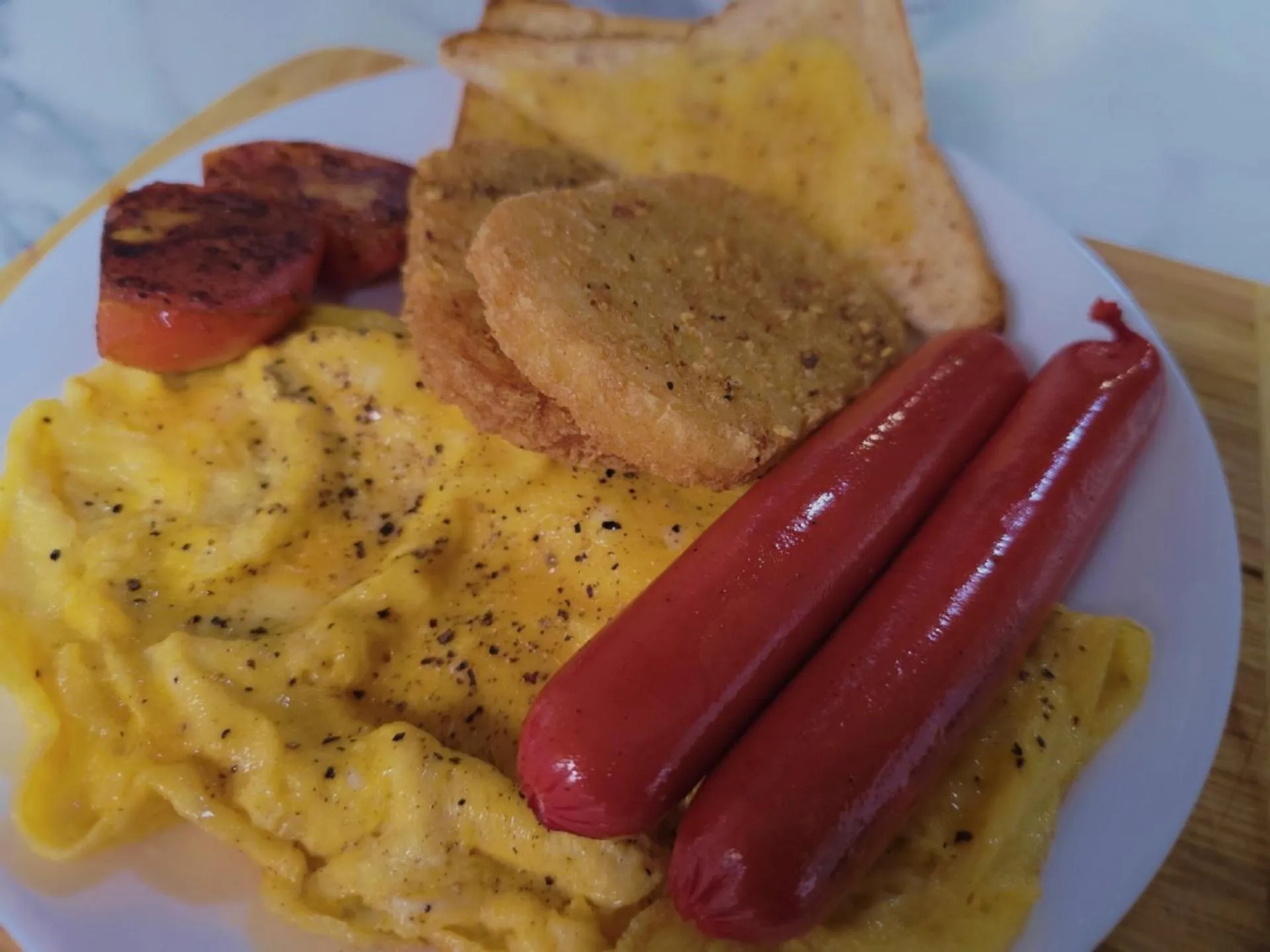 Breakfast in Azalea Motel