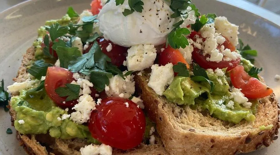 Food and drinks in Azalea Motel