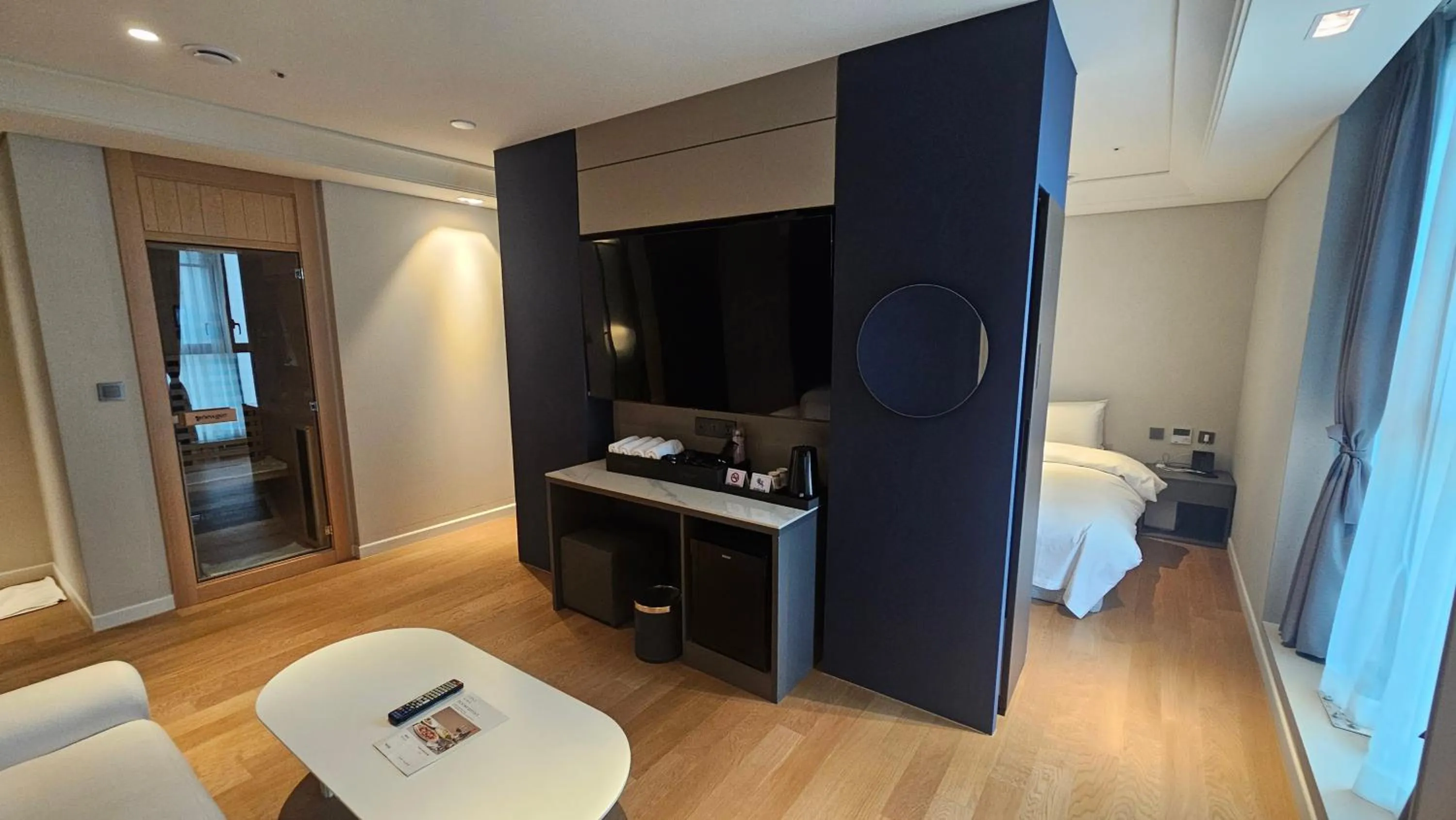 Bedroom in The Gleam Hotel