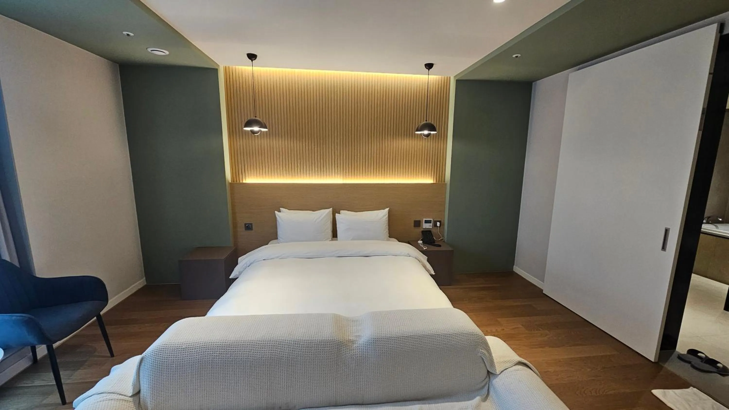 Bedroom in The Gleam Hotel