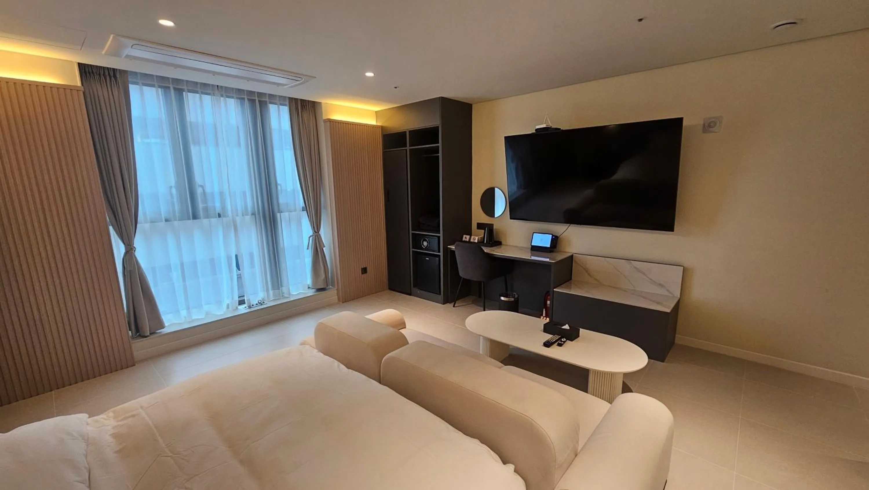 Bedroom in The Gleam Hotel