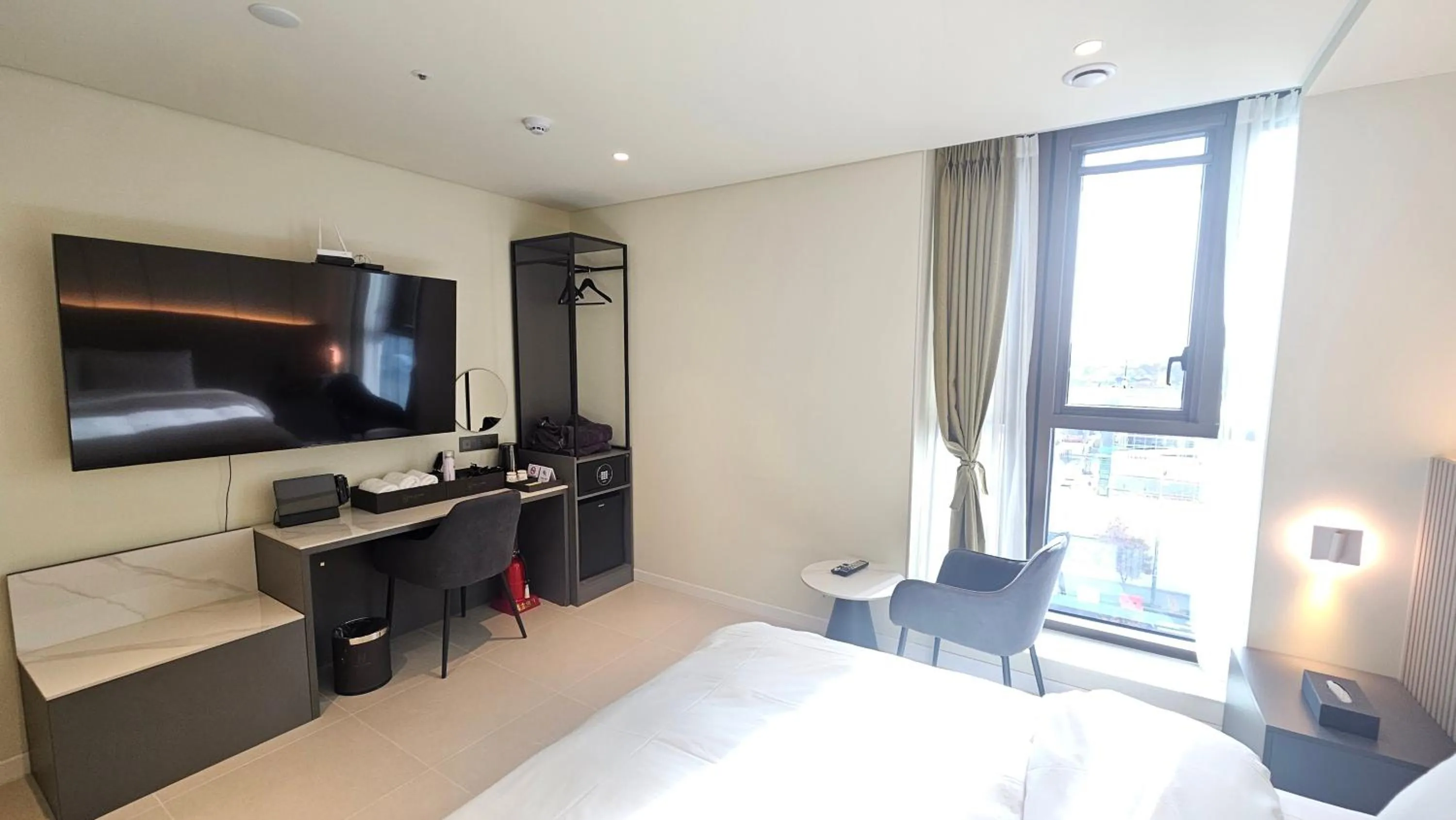 Bedroom in The Gleam Hotel