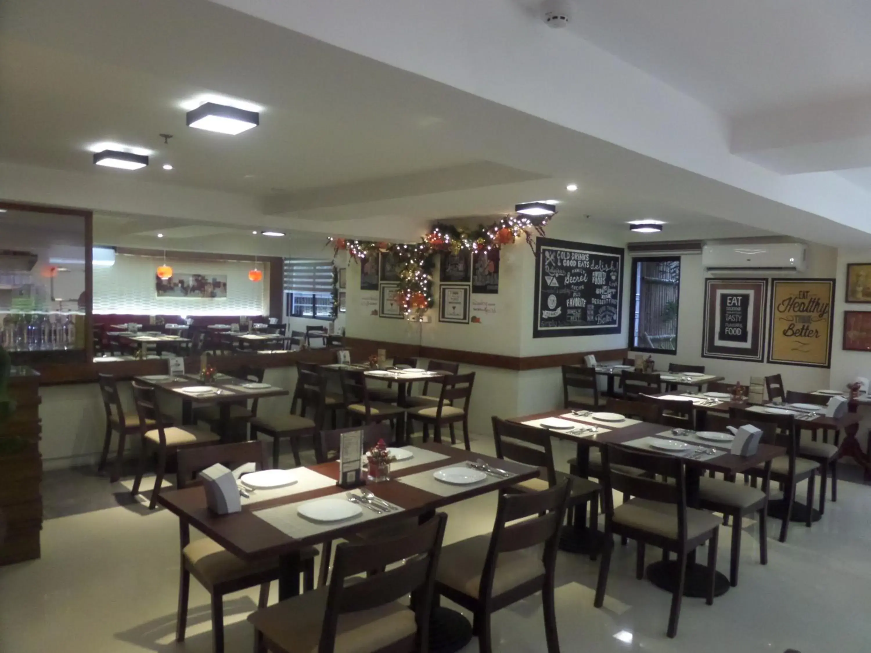 Restaurant/places to eat in Royal Suites Condotel Restaurant/places to eat in Royal Suites Condotel