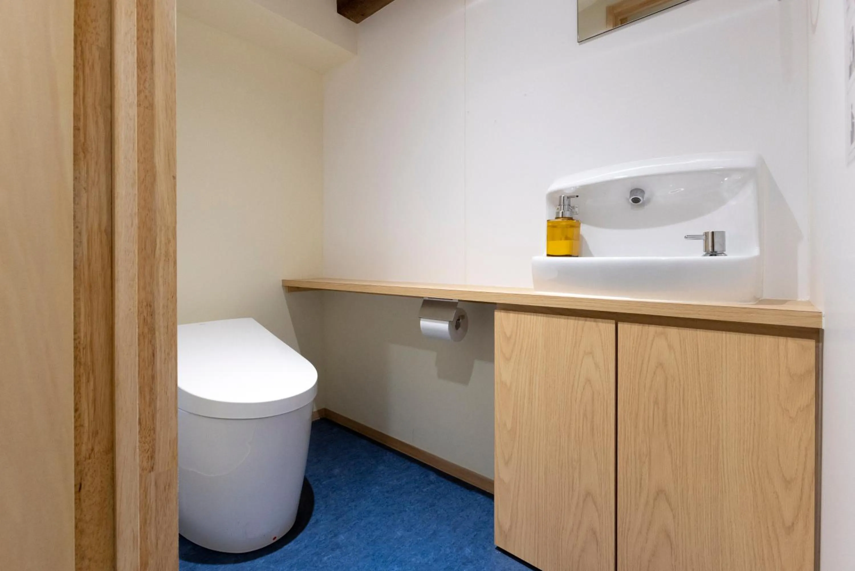 Toilet in Cafe & Guest House Nagonoya