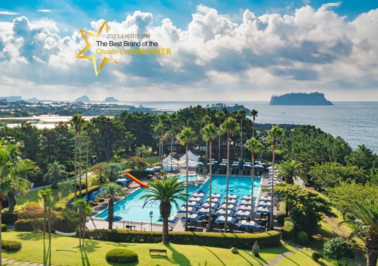 Property building in Kensington Resort Seogwipo Property building in Kensington Resort Seogwipo