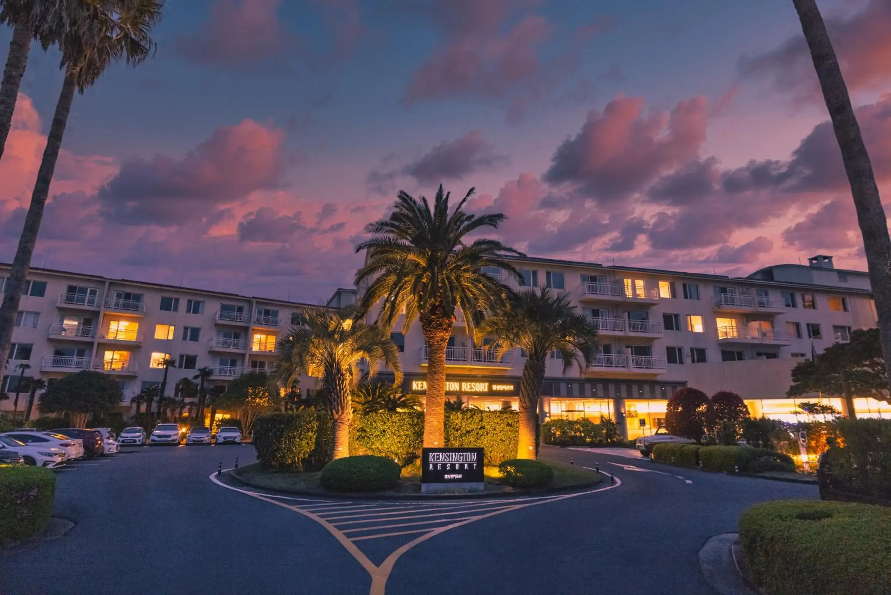 Property building in Kensington Resort Seogwipo Property building in Kensington Resort Seogwipo