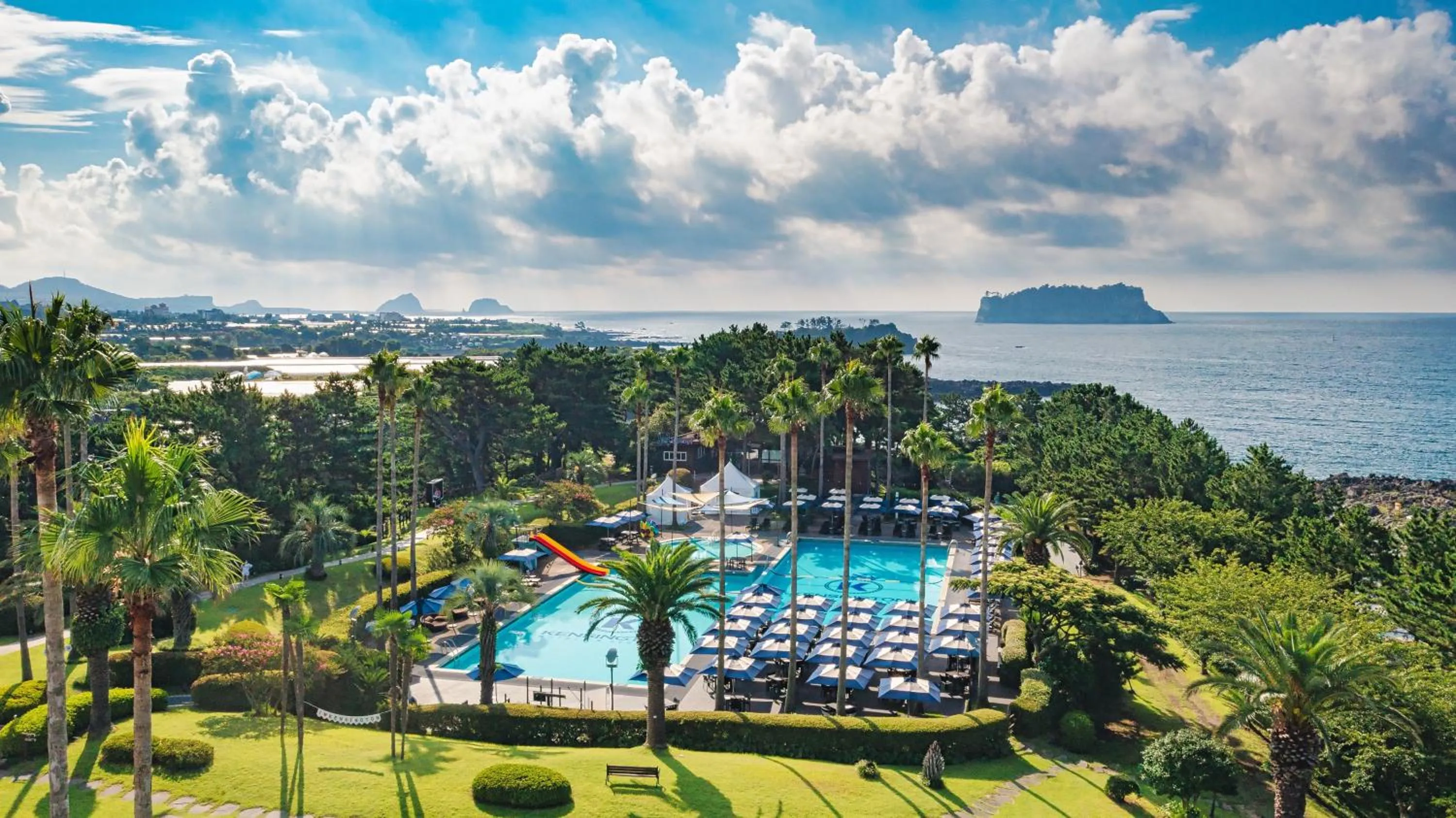 Property building in Kensington Resort Seogwipo