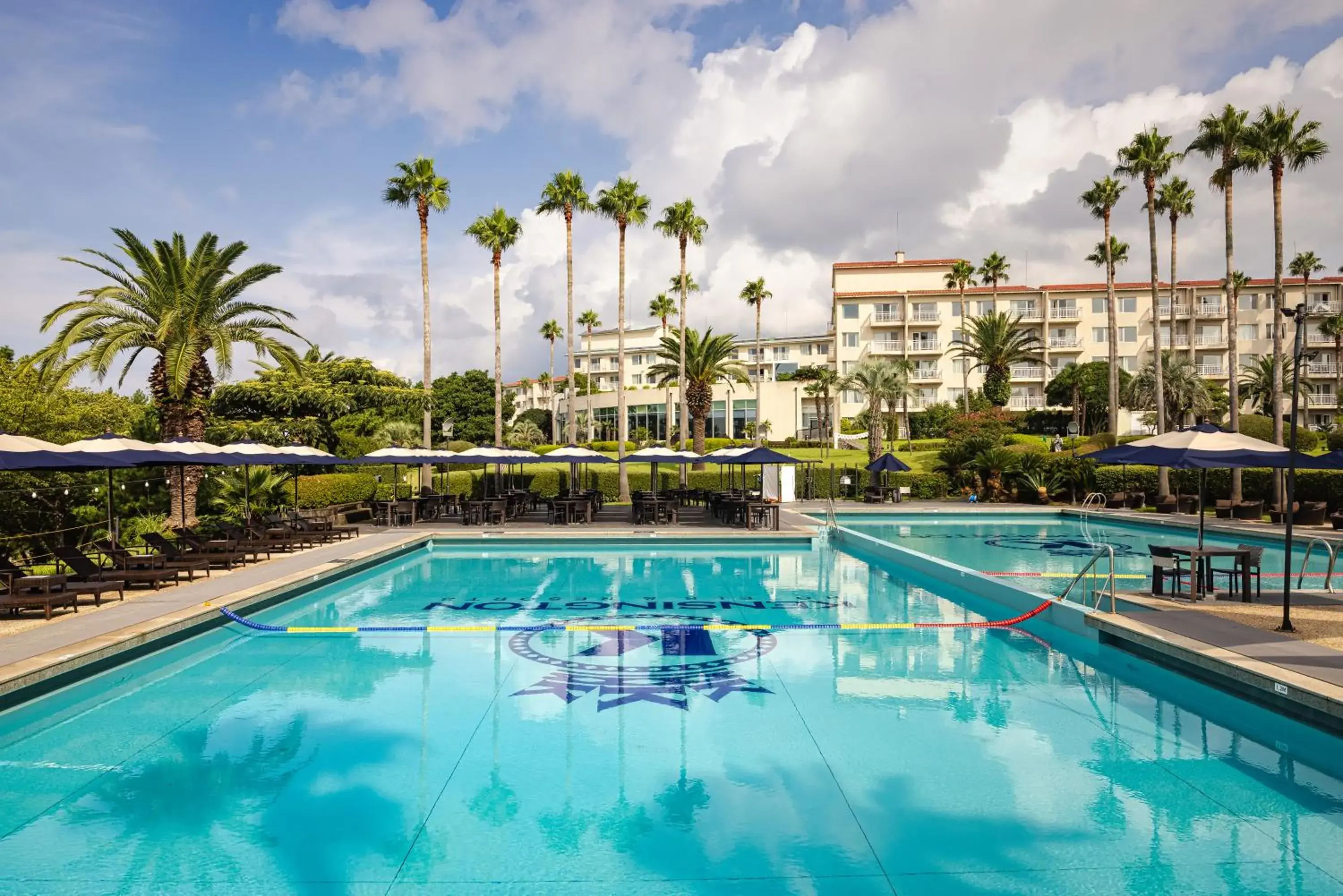 Swimming pool in Kensington Resort Seogwipo Swimming pool in Kensington Resort Seogwipo