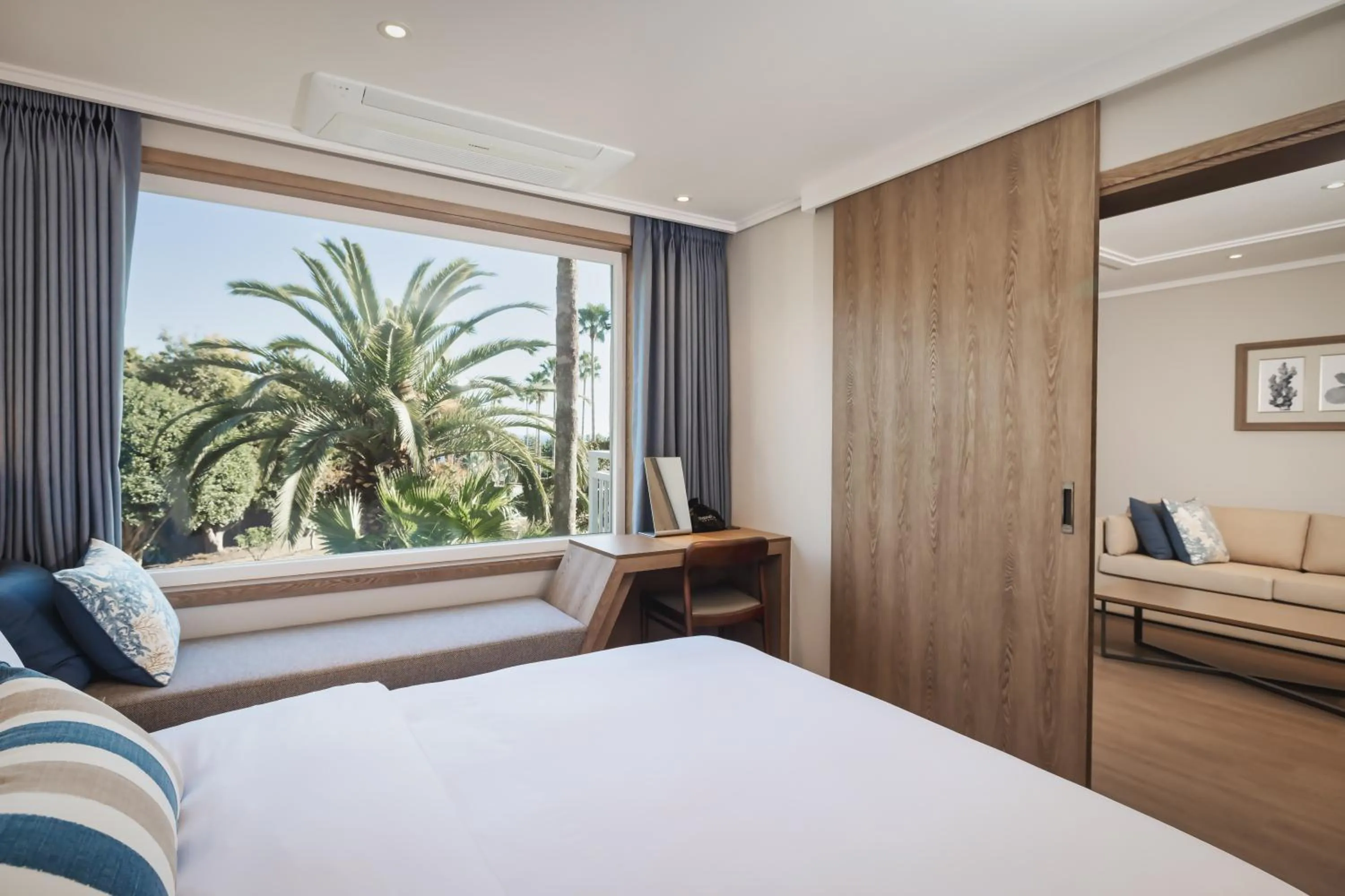 Decorative detail, Bed in Kensington Resort Seogwipo