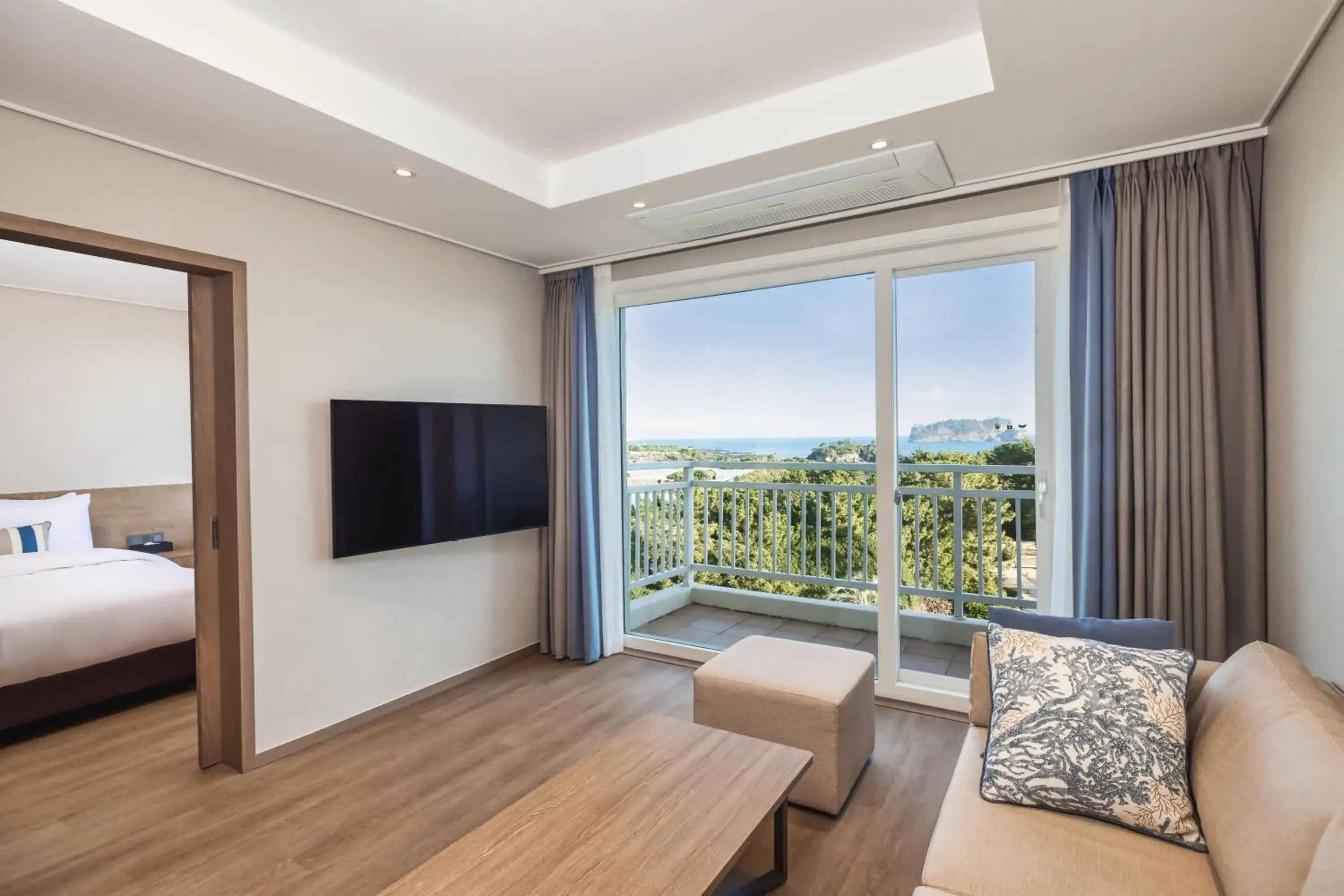 Sea view, Bed in Kensington Resort Seogwipo Sea view, Bed in Kensington Resort Seogwipo