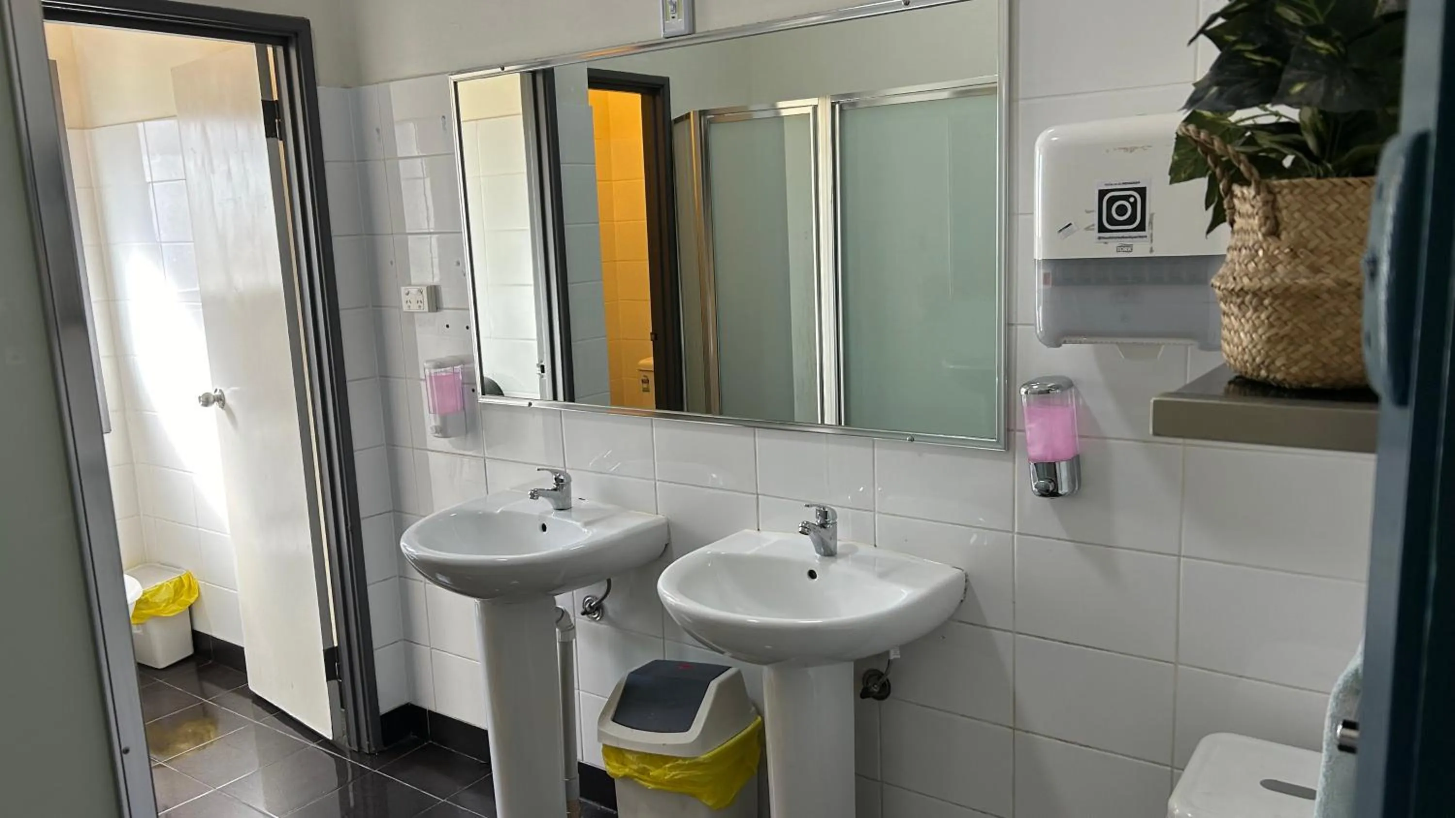 Shiralee Hostel -note - Valid passport required to check in