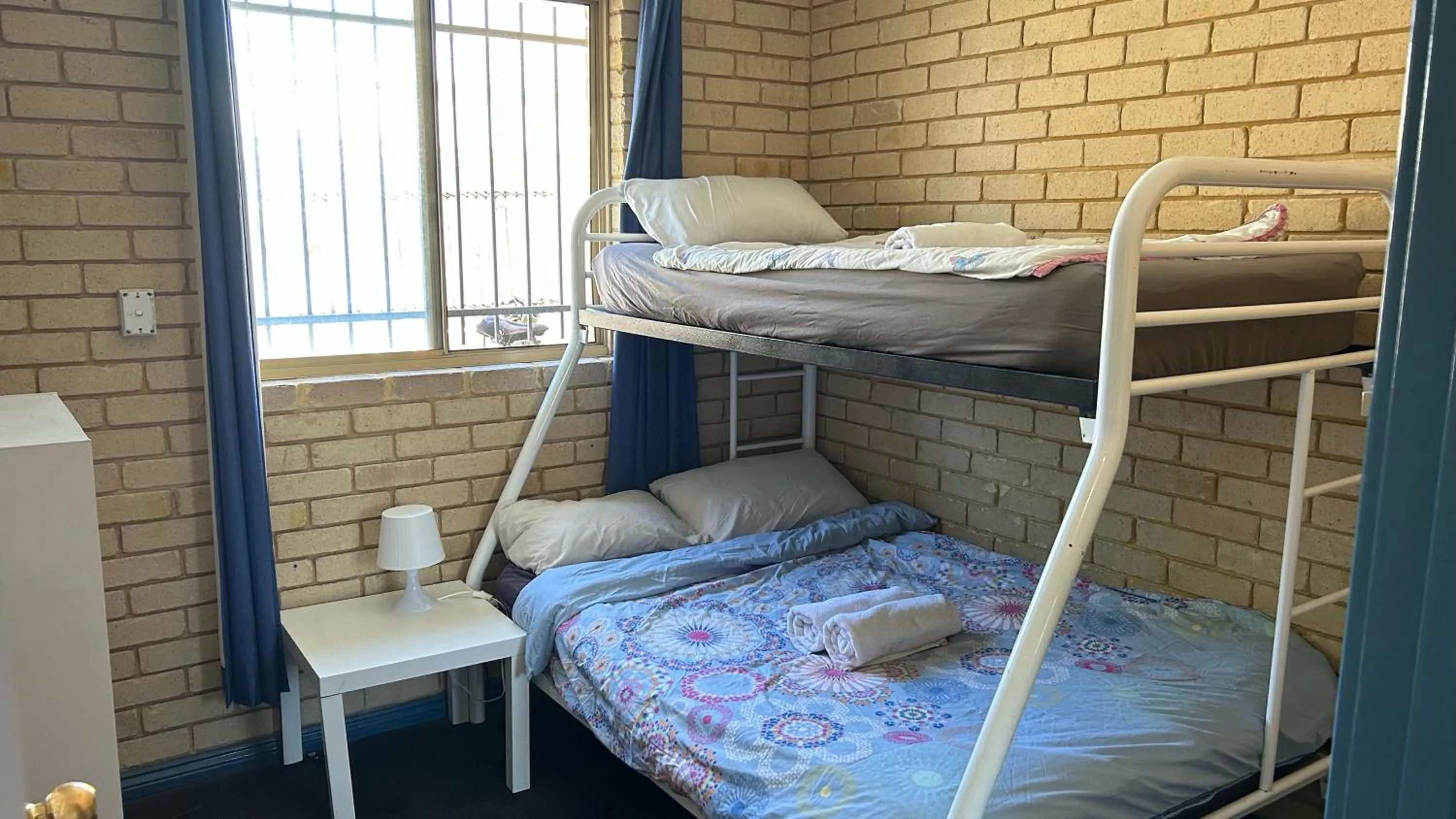Bed in Shiralee Hostel -note - Valid passport required to check in