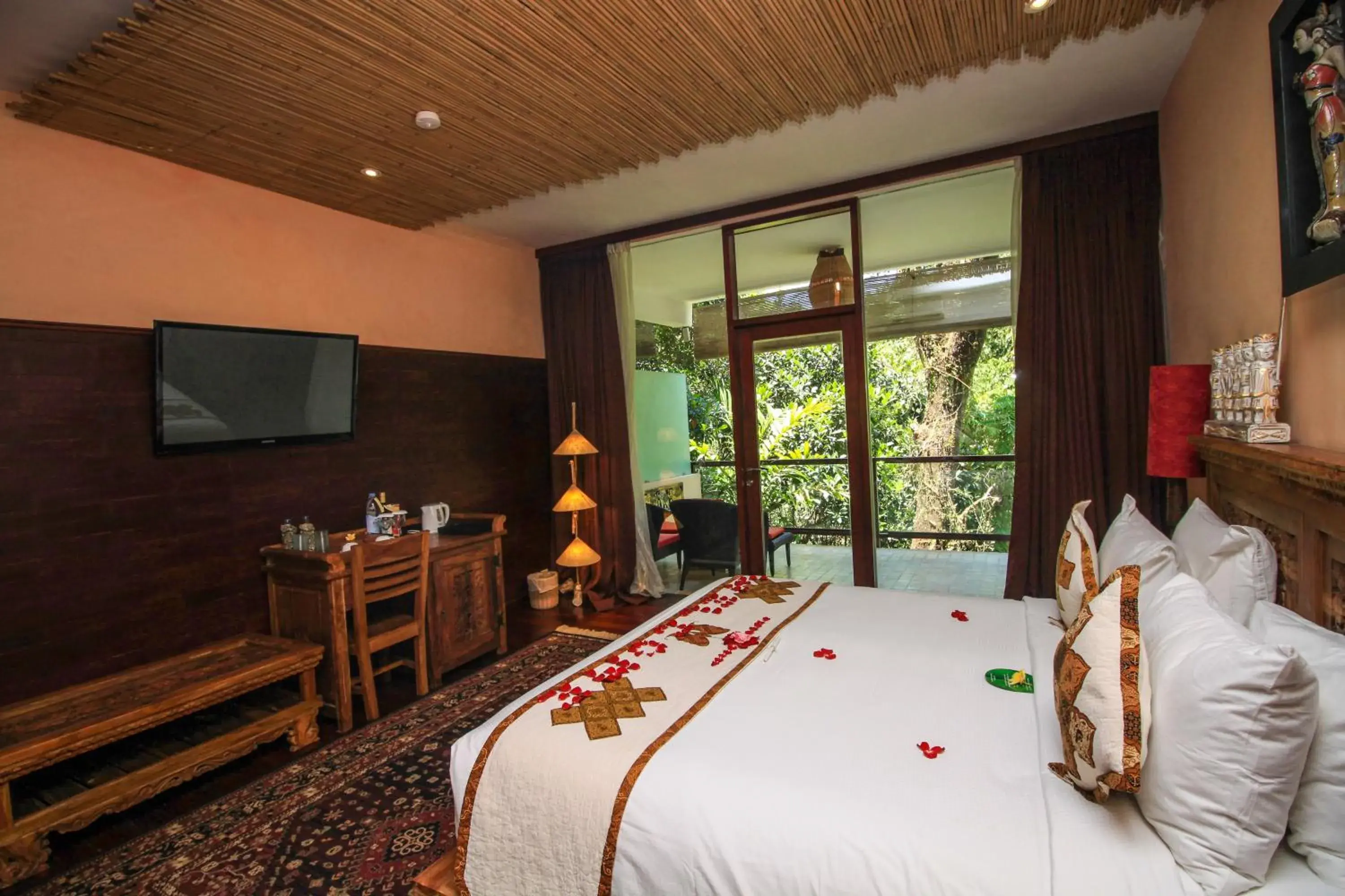 Balcony/Terrace, Bed in Jungle Retreat by Kupu Kupu Barong Balcony/Terrace, Bed in Jungle Retreat by Kupu Kupu Barong