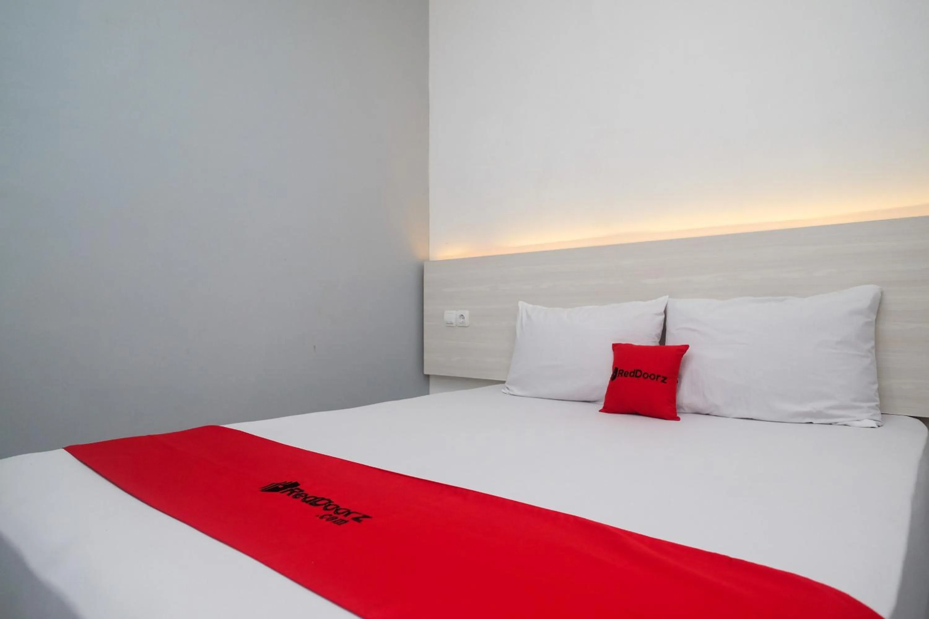 Bedroom, Bed in RedDoorz near Exit Tol Pekalongan