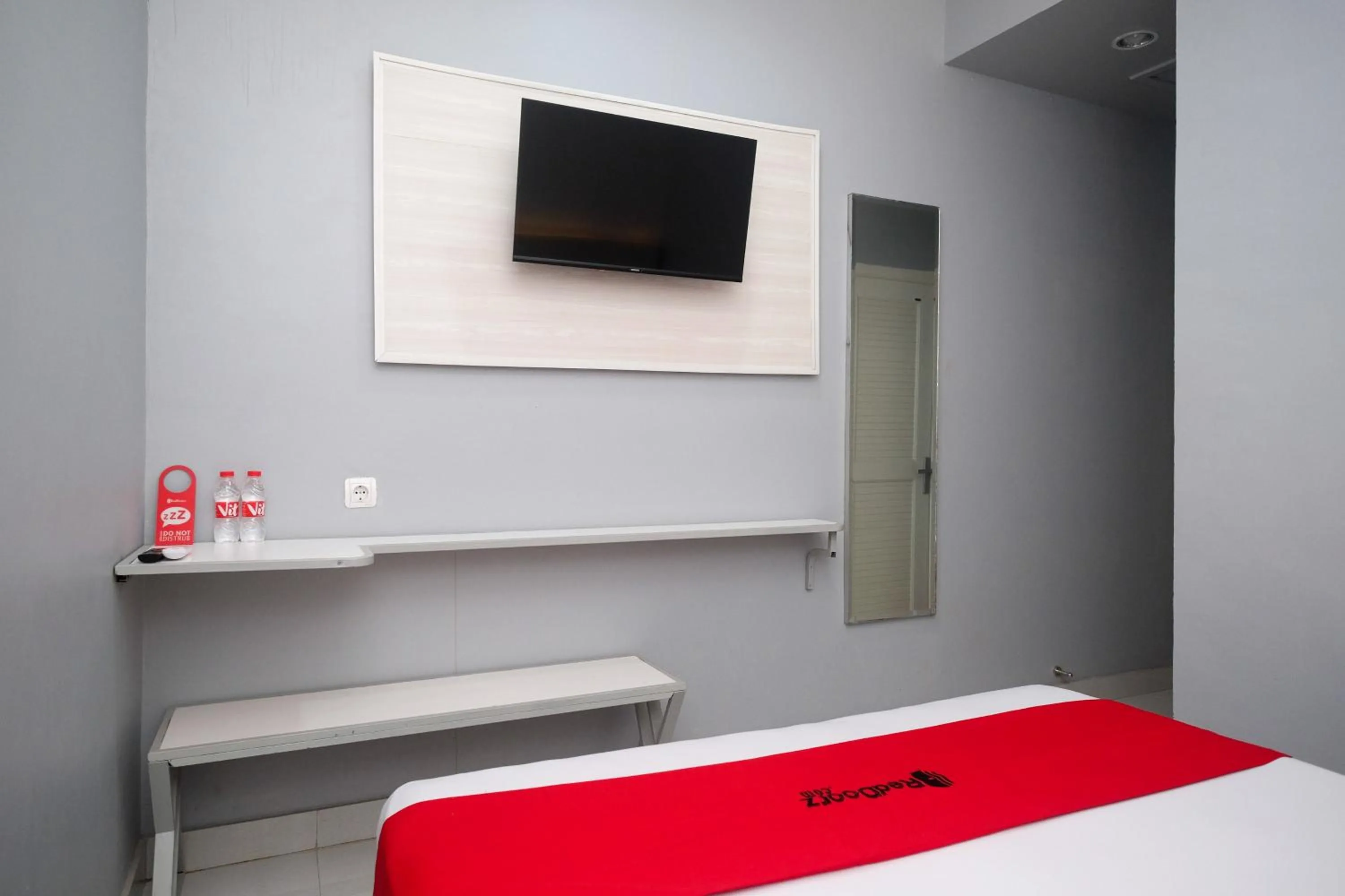 Bedroom, Bed in RedDoorz near Exit Tol Pekalongan