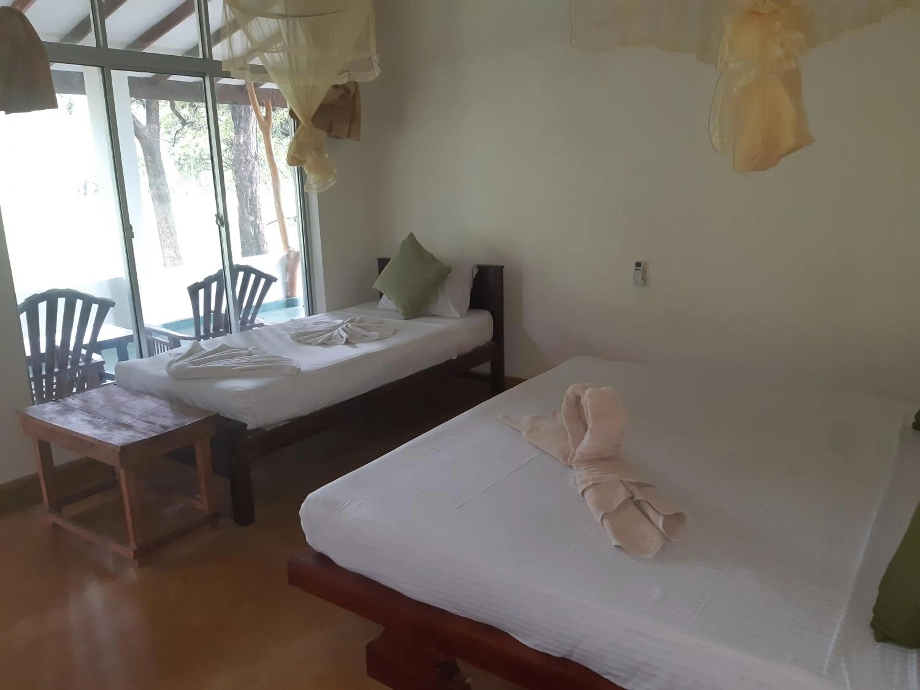 Photo of the whole room, Bed in Banana Rest Sigiriya