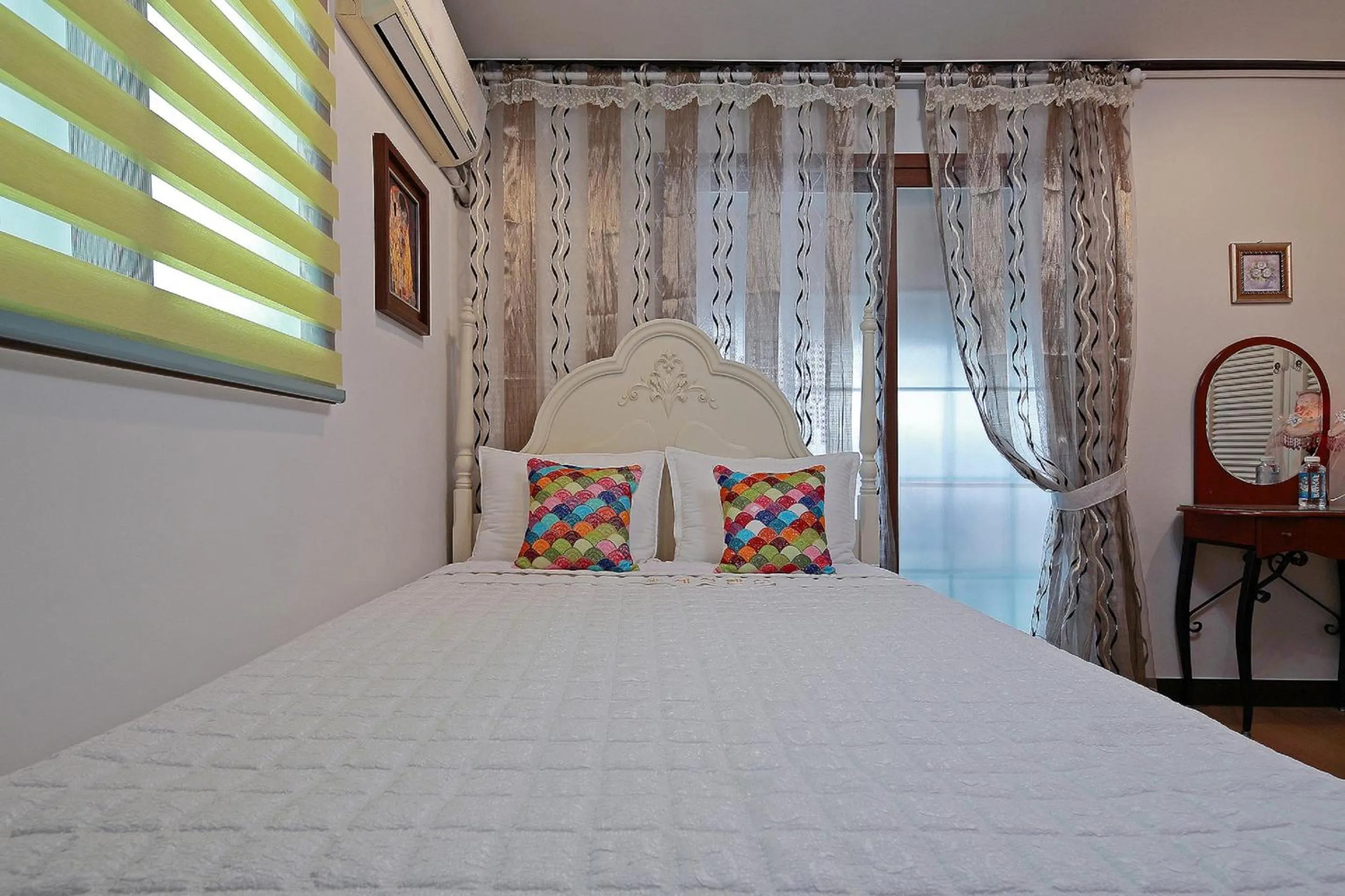 Decorative detail, Bed in Yejeon Pension