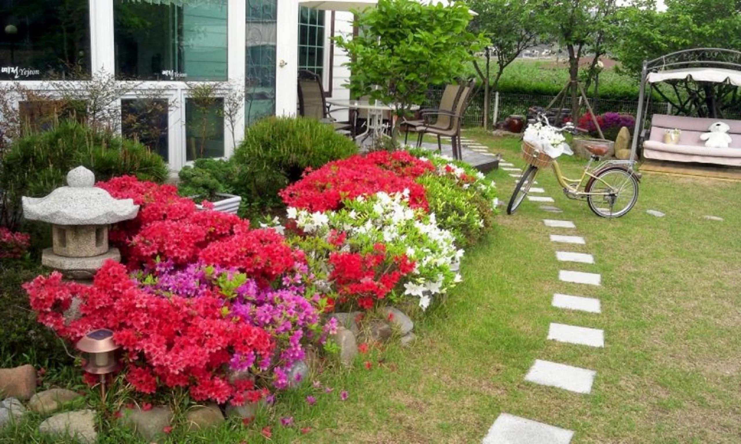 Facade/entrance in Yejeon Pension