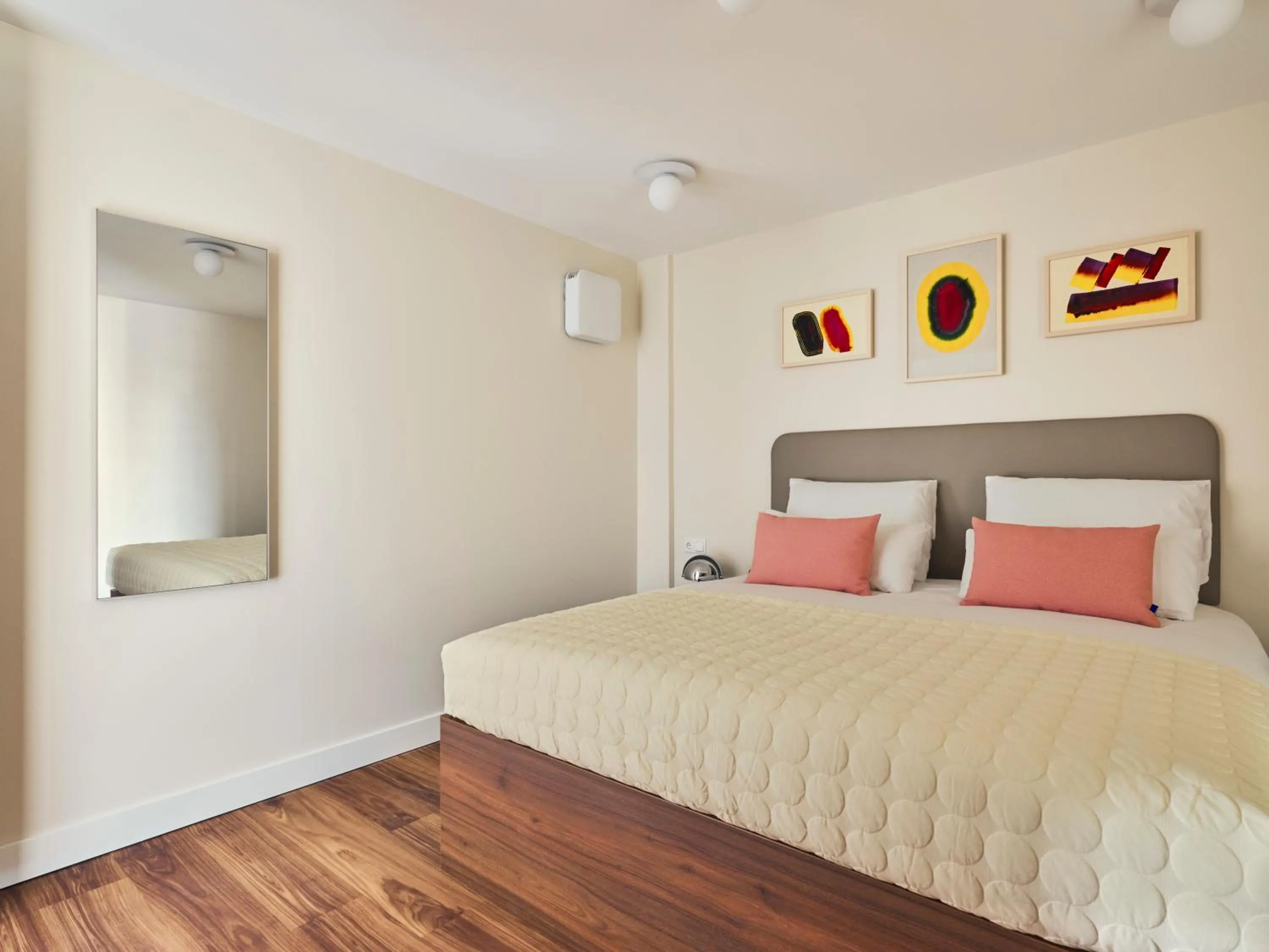 Large Studio with Kitchen - Accessible in Numa The Hague Scheveningen