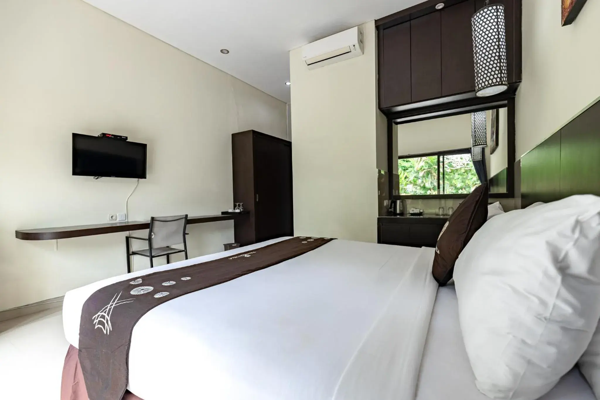 Communal lounge/ TV room, Bed in Full Moon Villa Ubud Communal lounge/ TV room, Bed in Full Moon Villa Ubud