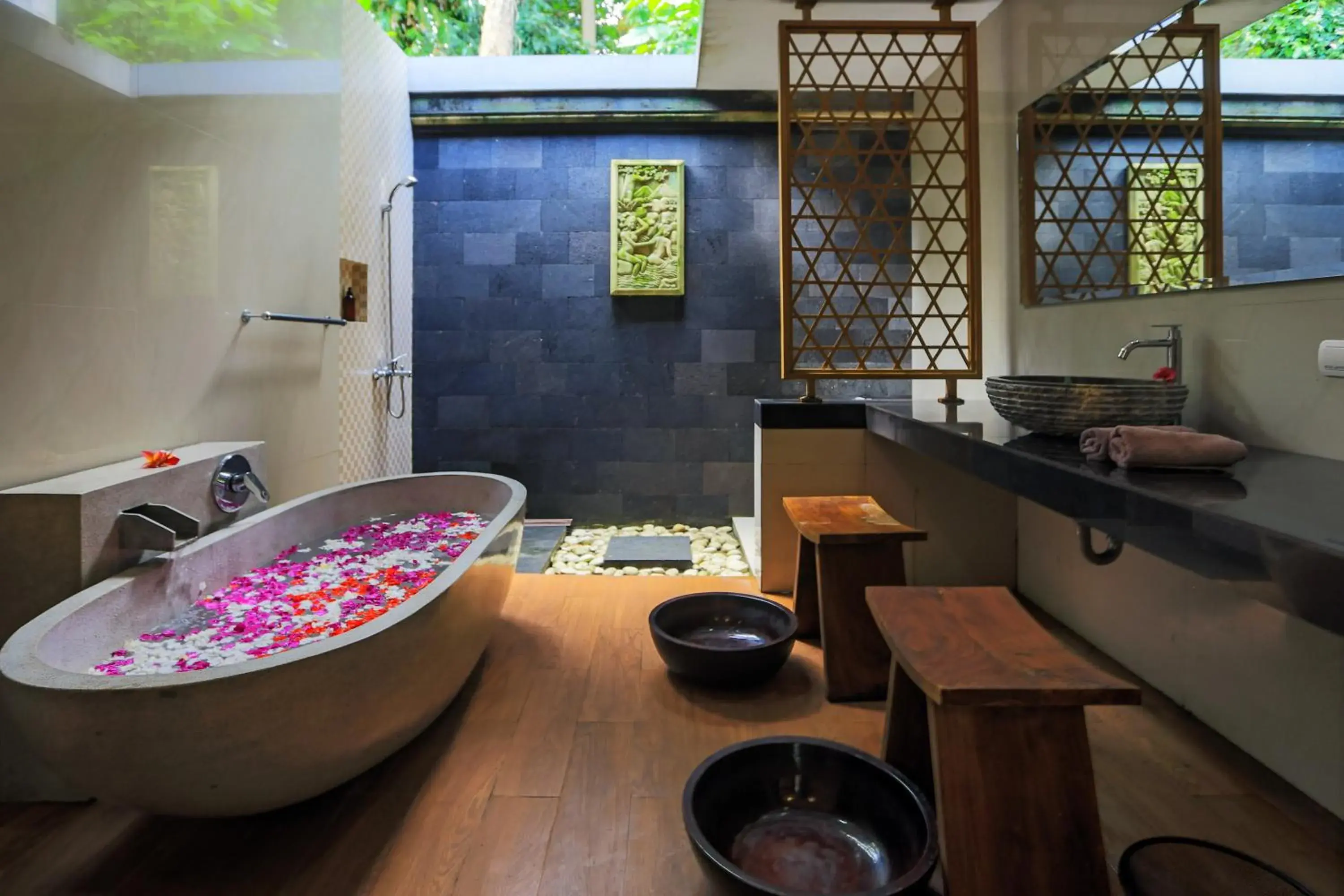 Bathroom in Full Moon Villa Ubud Bathroom in Full Moon Villa Ubud