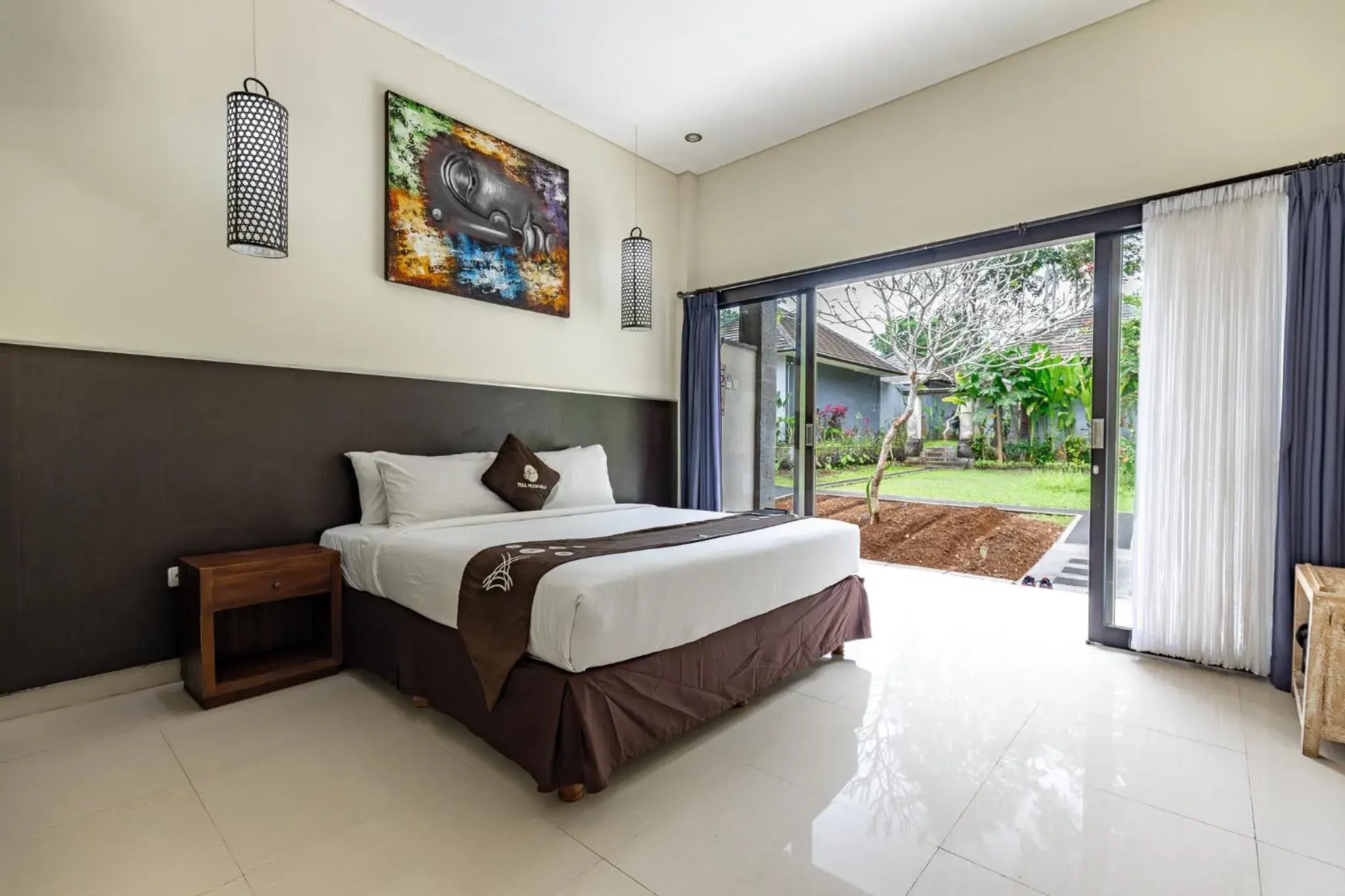 Bed in Full Moon Villa Ubud Bed in Full Moon Villa Ubud