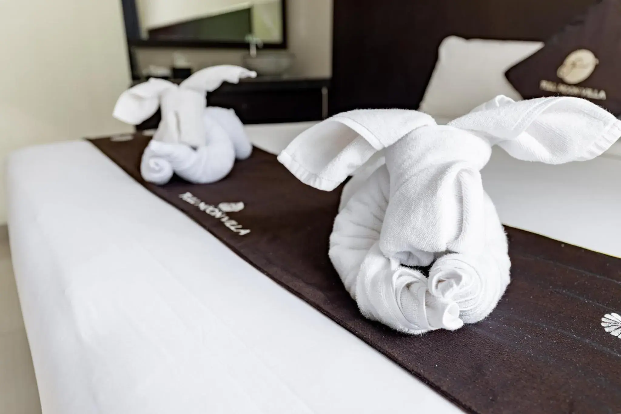 Bed in Full Moon Villa Ubud Bed in Full Moon Villa Ubud