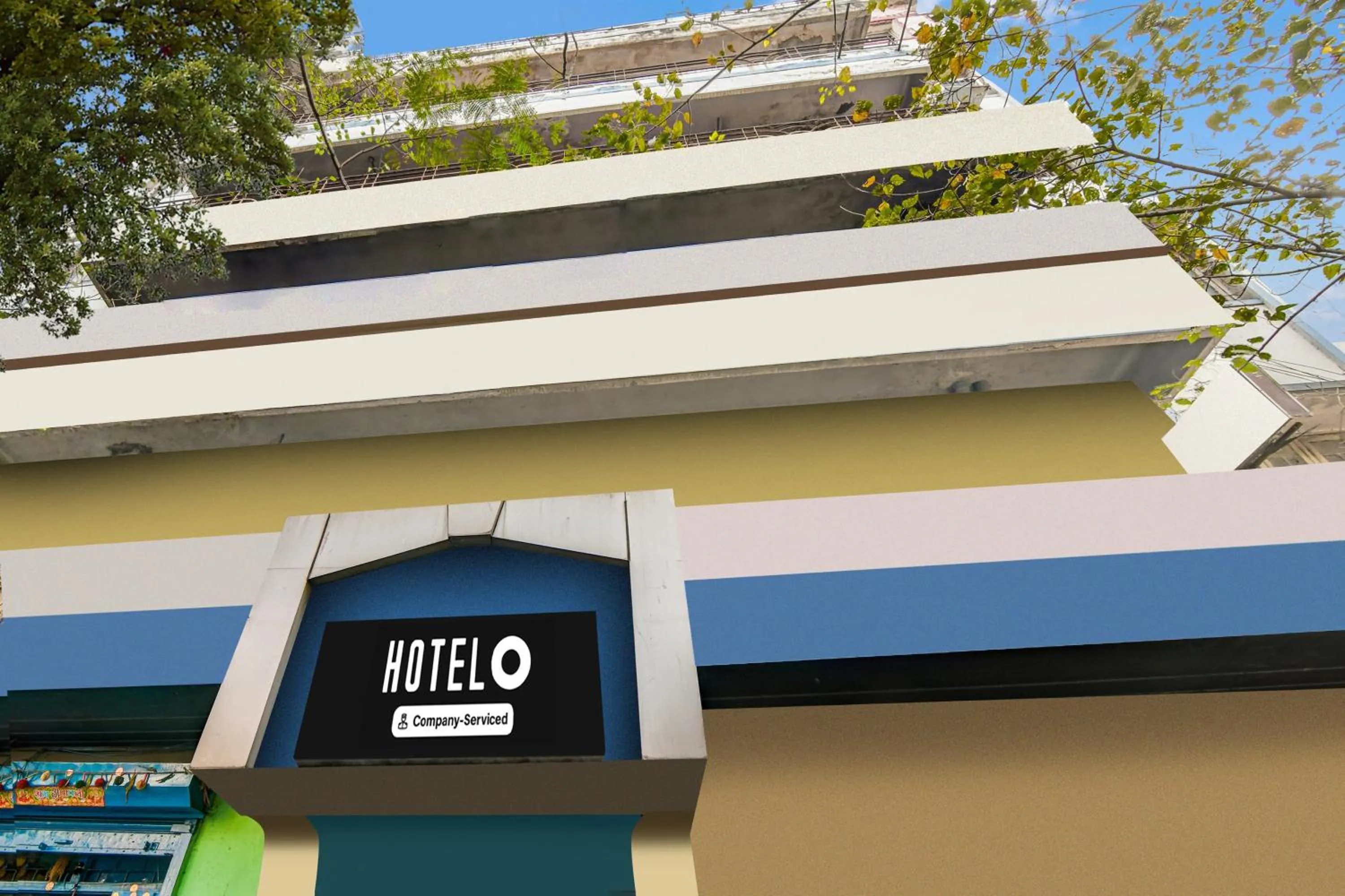Facade/entrance in Super Hotel O Lenin Sarani