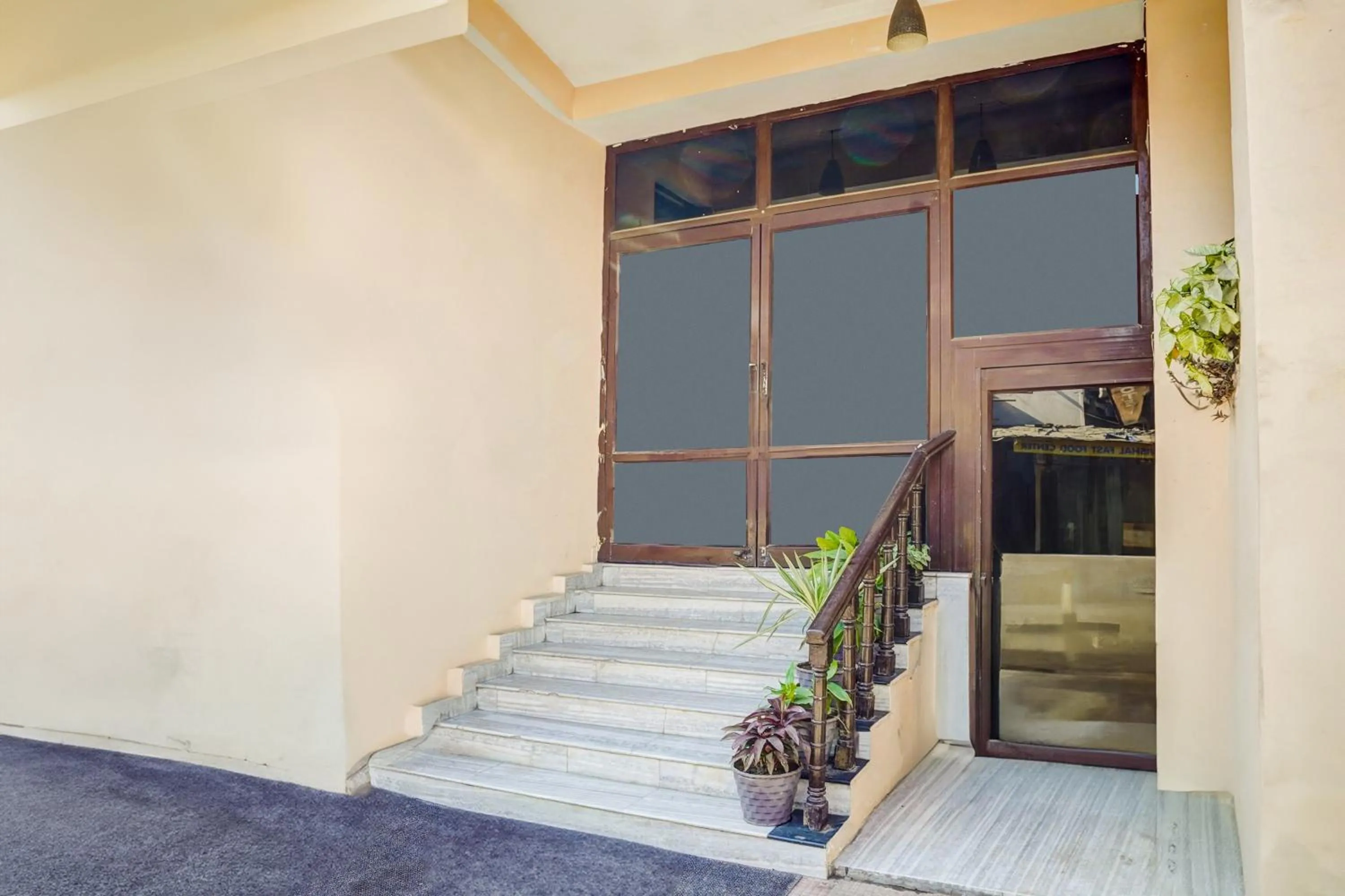 Facade/entrance in Super Hotel O Tyagi Road Near Prince Chowk