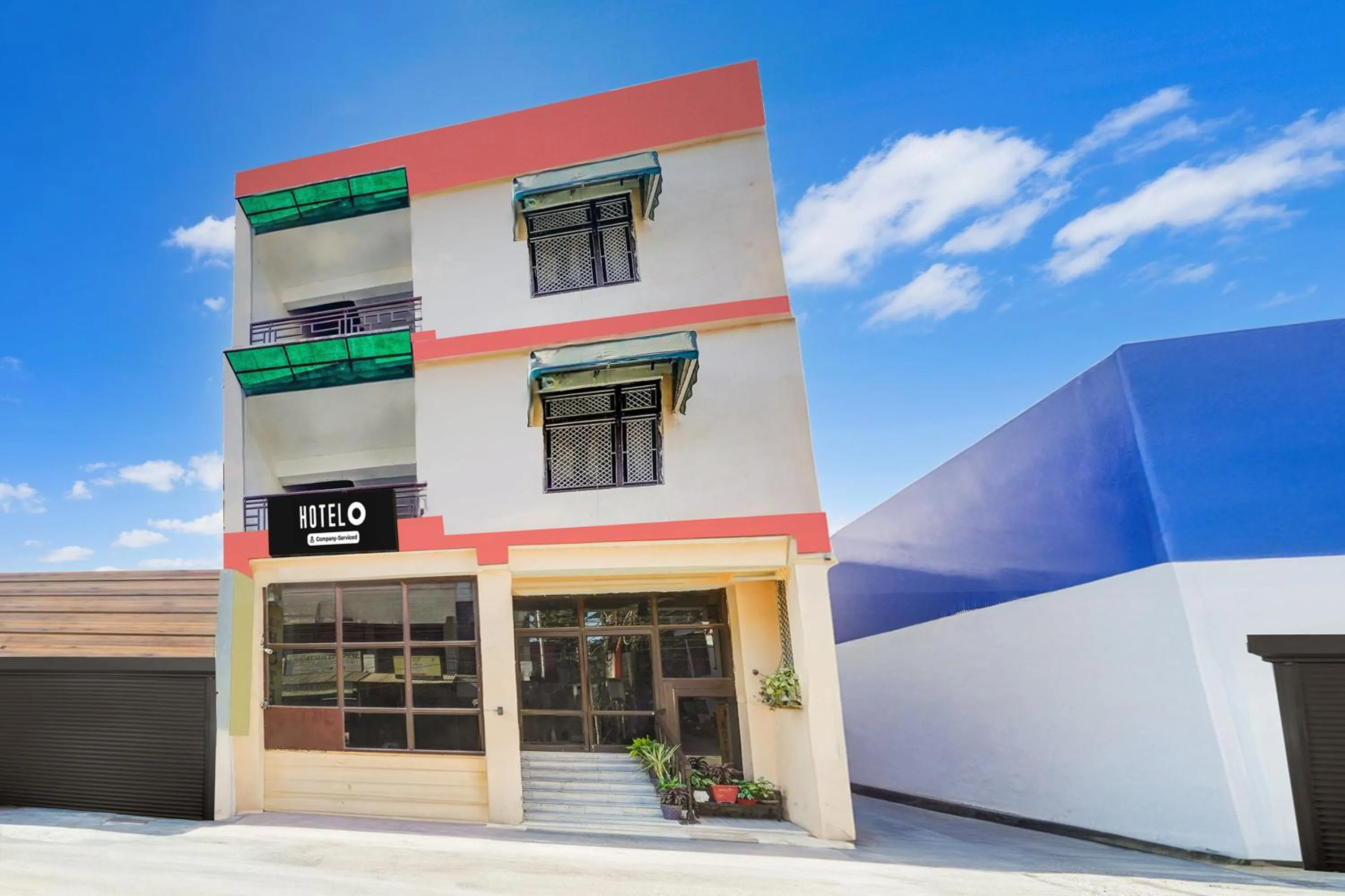 Facade/entrance in Super Hotel O Tyagi Road Near Prince Chowk