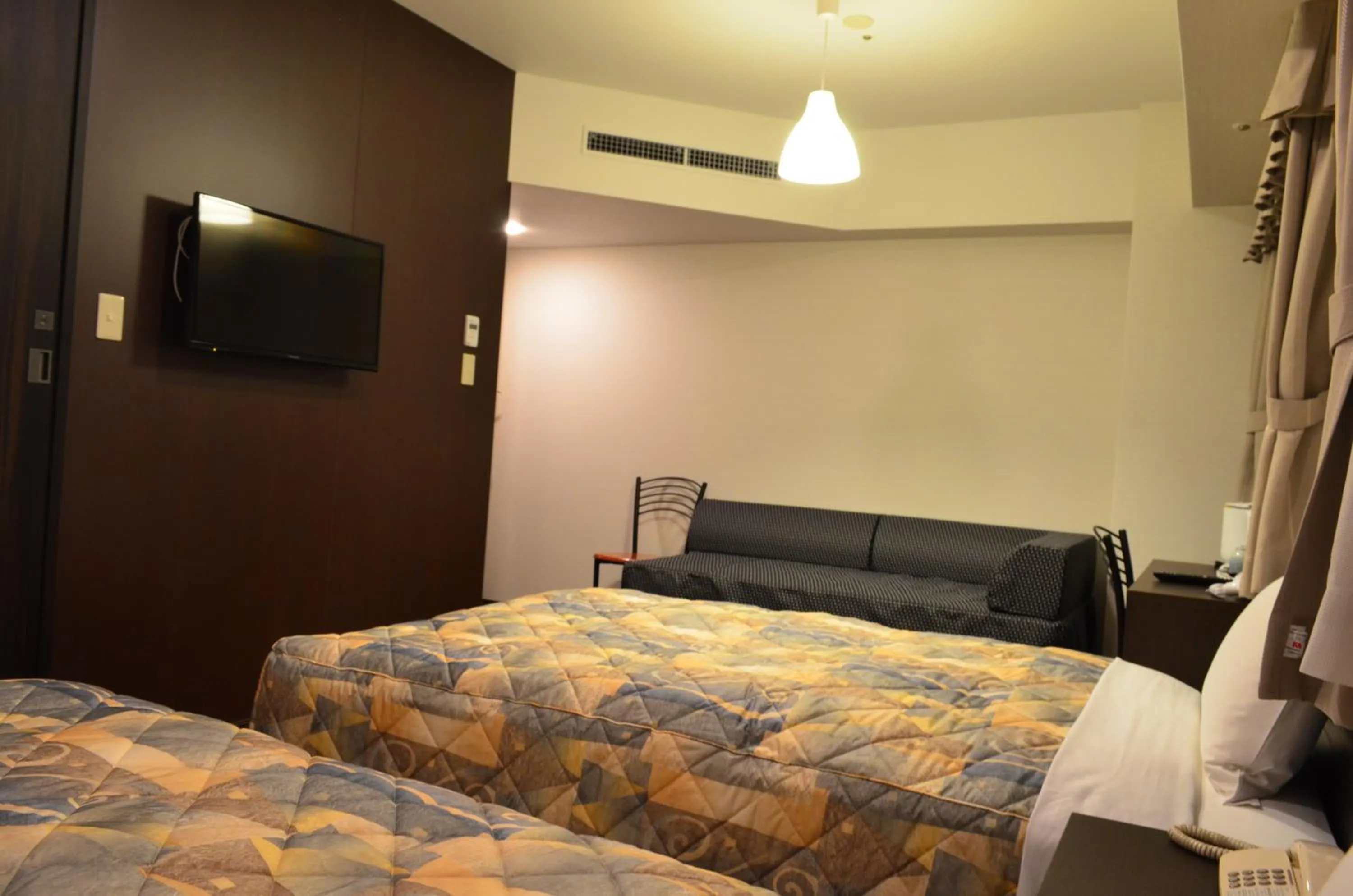 Bed in Yokohama Mandarin Hotel