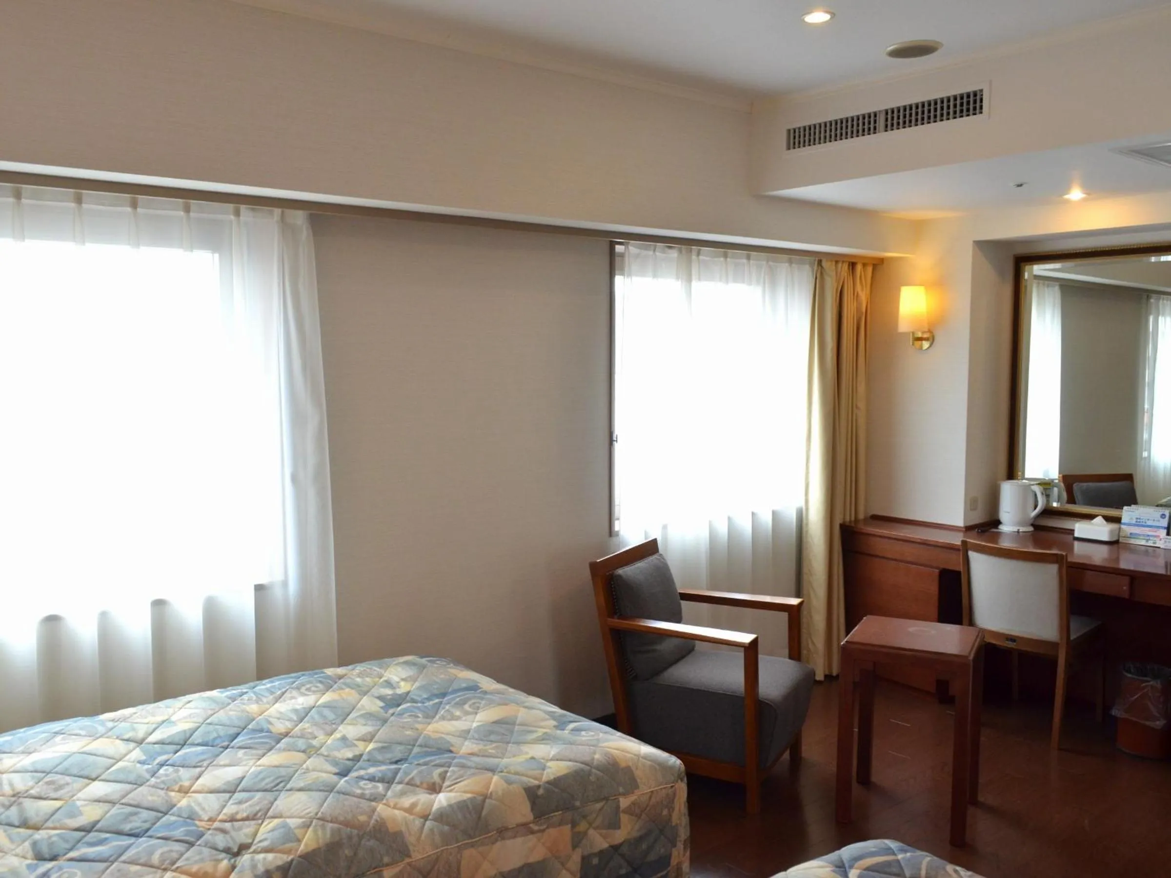 Bed in Yokohama Mandarin Hotel